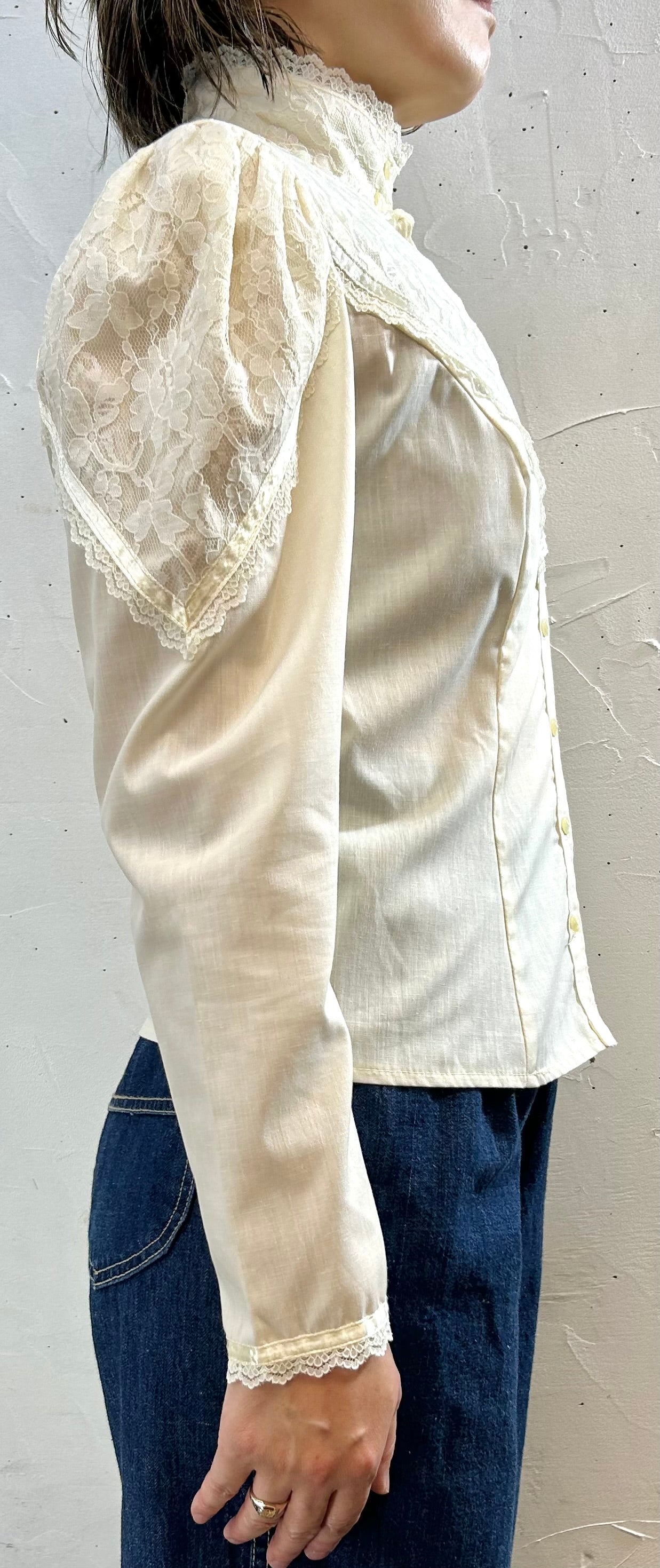 '70s Vintage White Blouse 〜GUNNE SAX〜 [G28011]