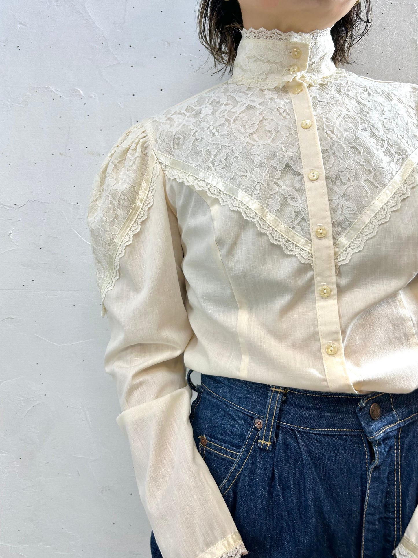 '70s Vintage White Blouse 〜GUNNE SAX〜 [G28011]