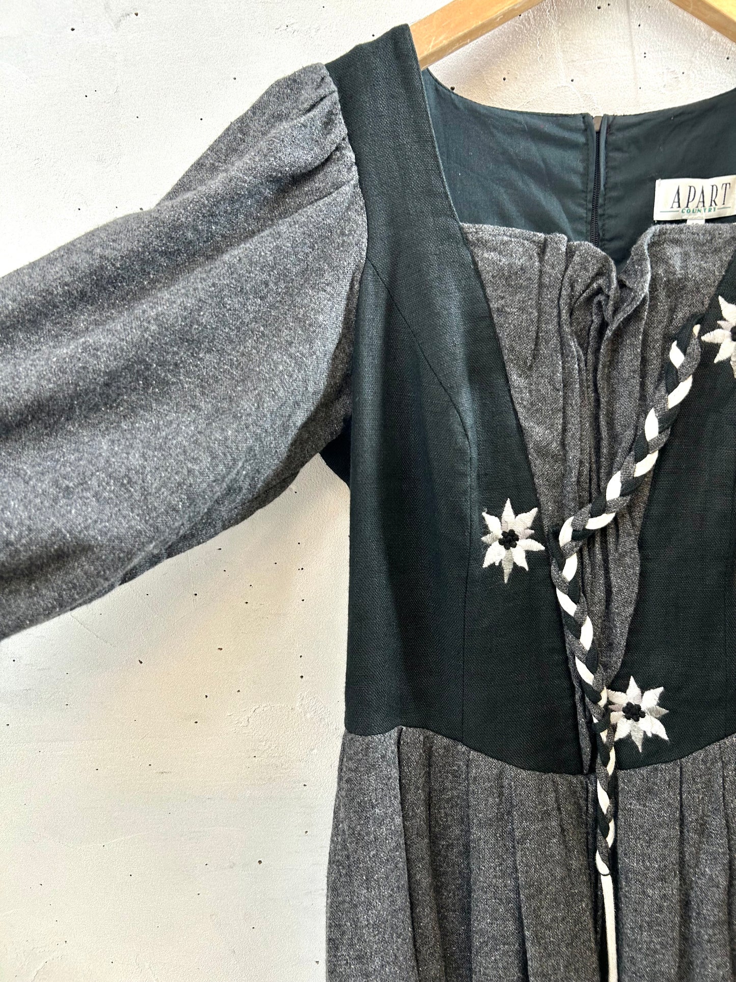 Vintage Tyrol Dress 〜APART〜 [I28404]