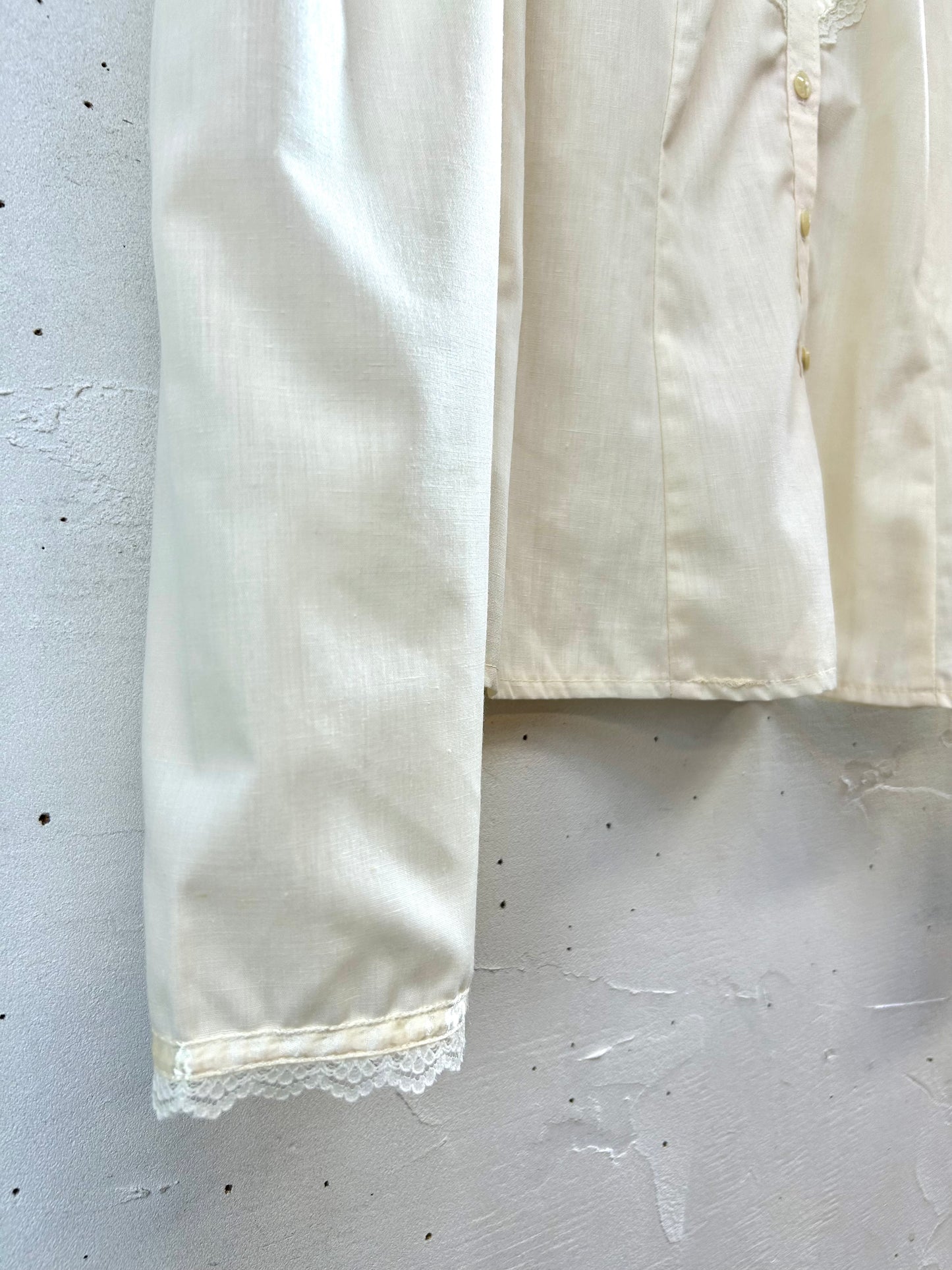 '70s Vintage White Blouse 〜GUNNE SAX〜 [G28011]