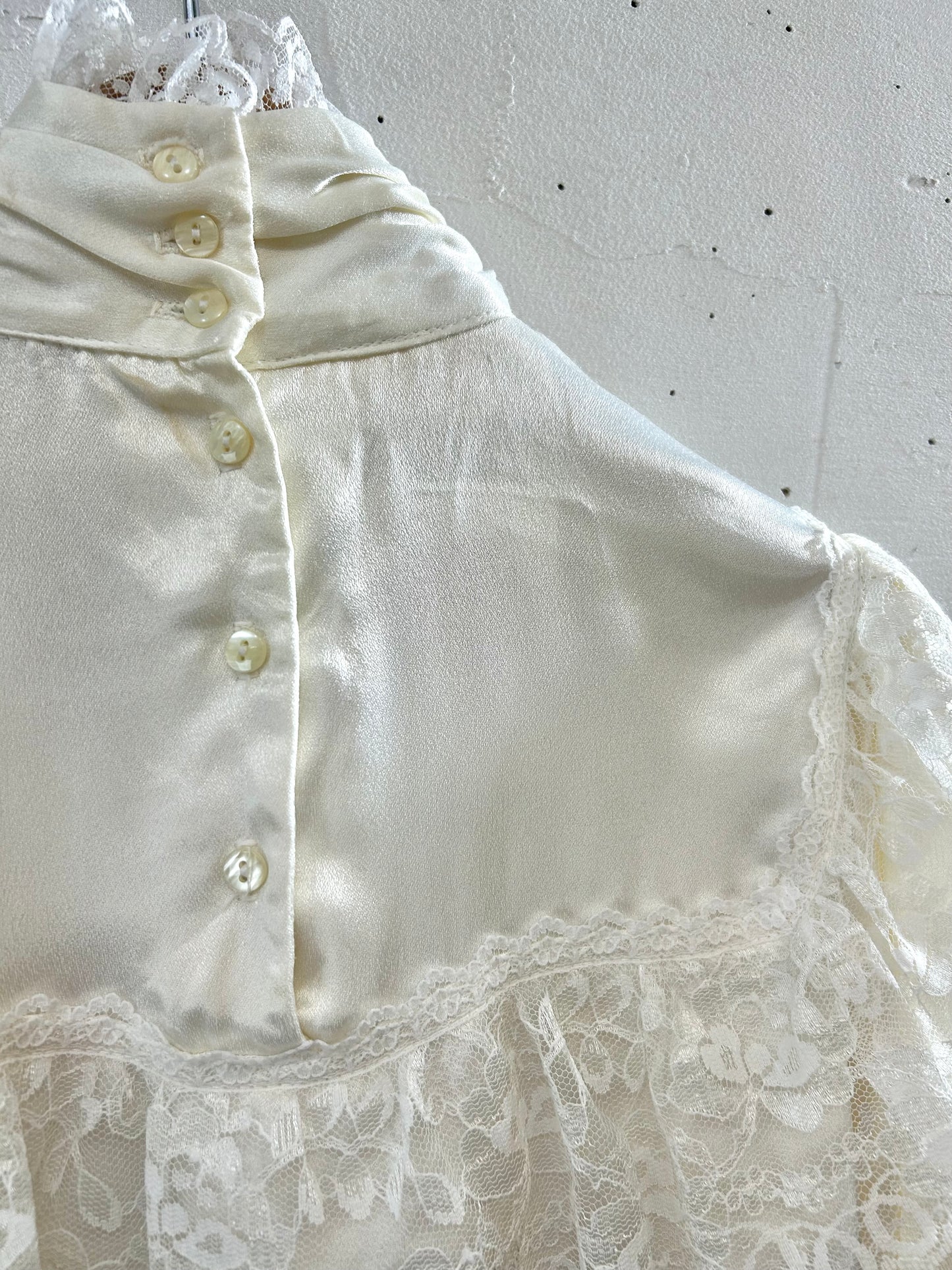 '70s Vintage White Blouse 〜GUNNE SAX〜 [G28010]