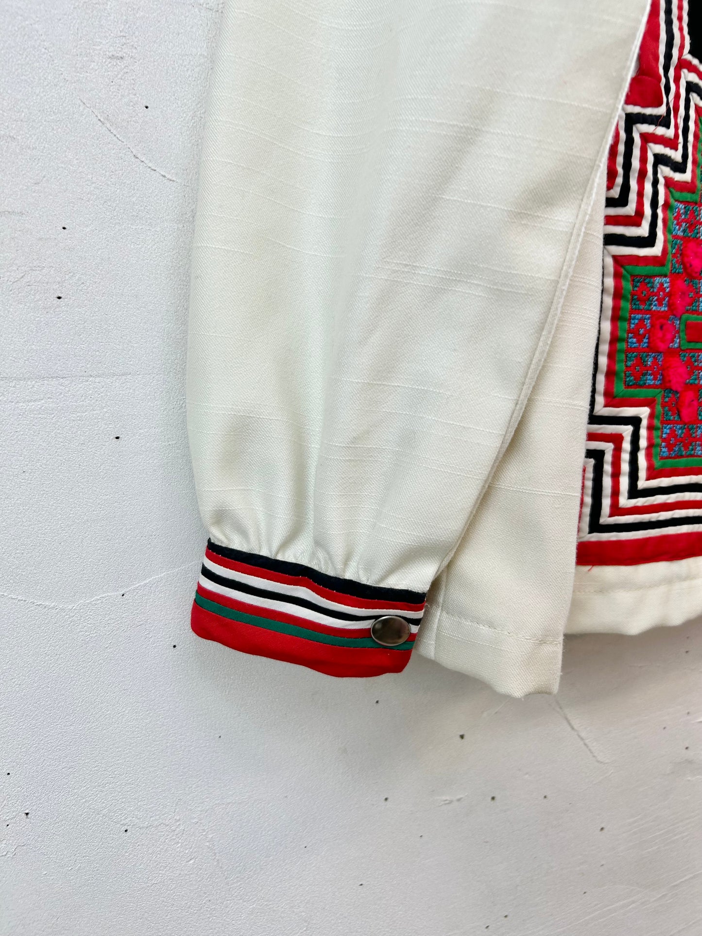 Vintage Hmong Embroidery Jacket [K28853]