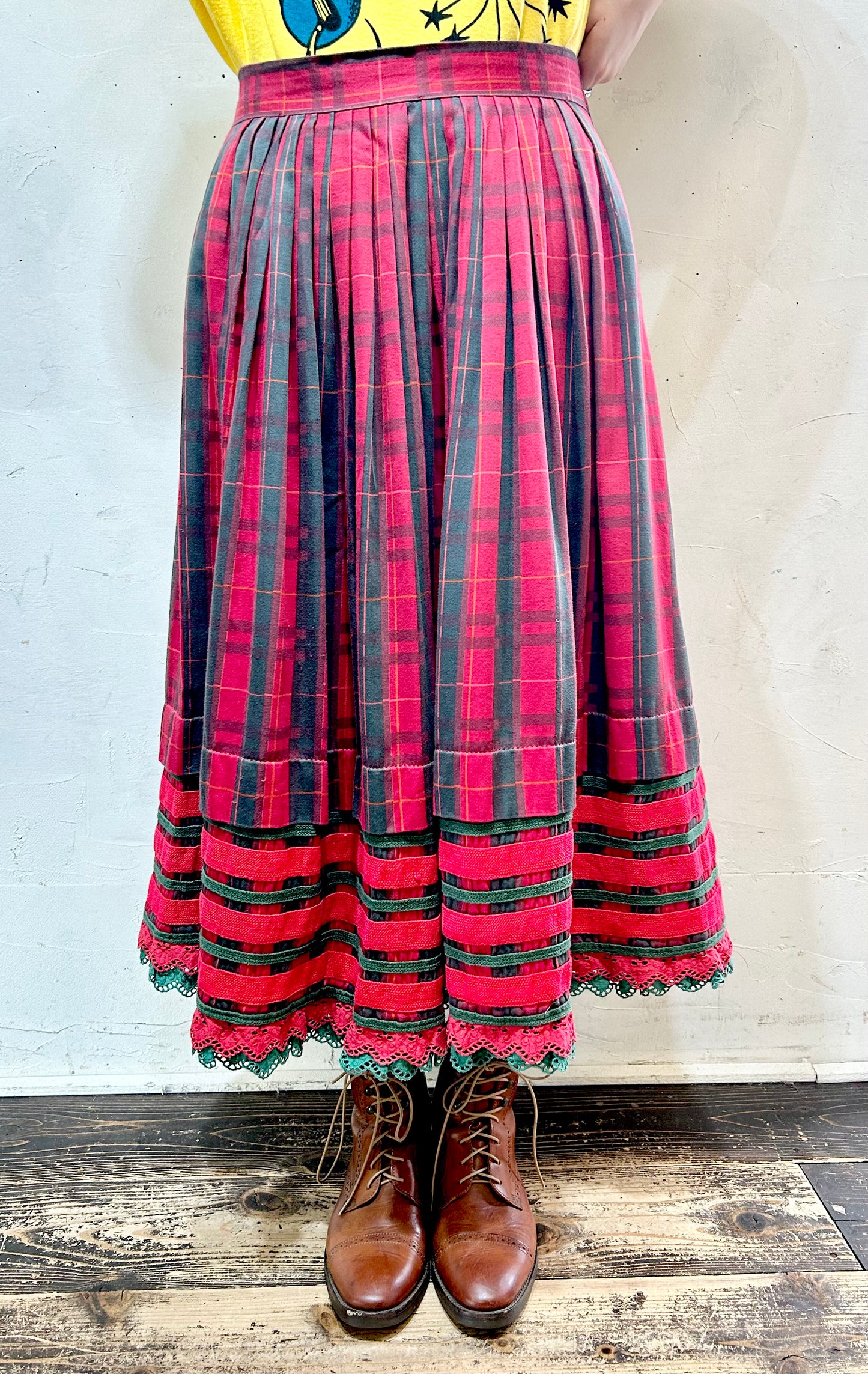 Vintage Tyrol Plaid Skirt [H24851]