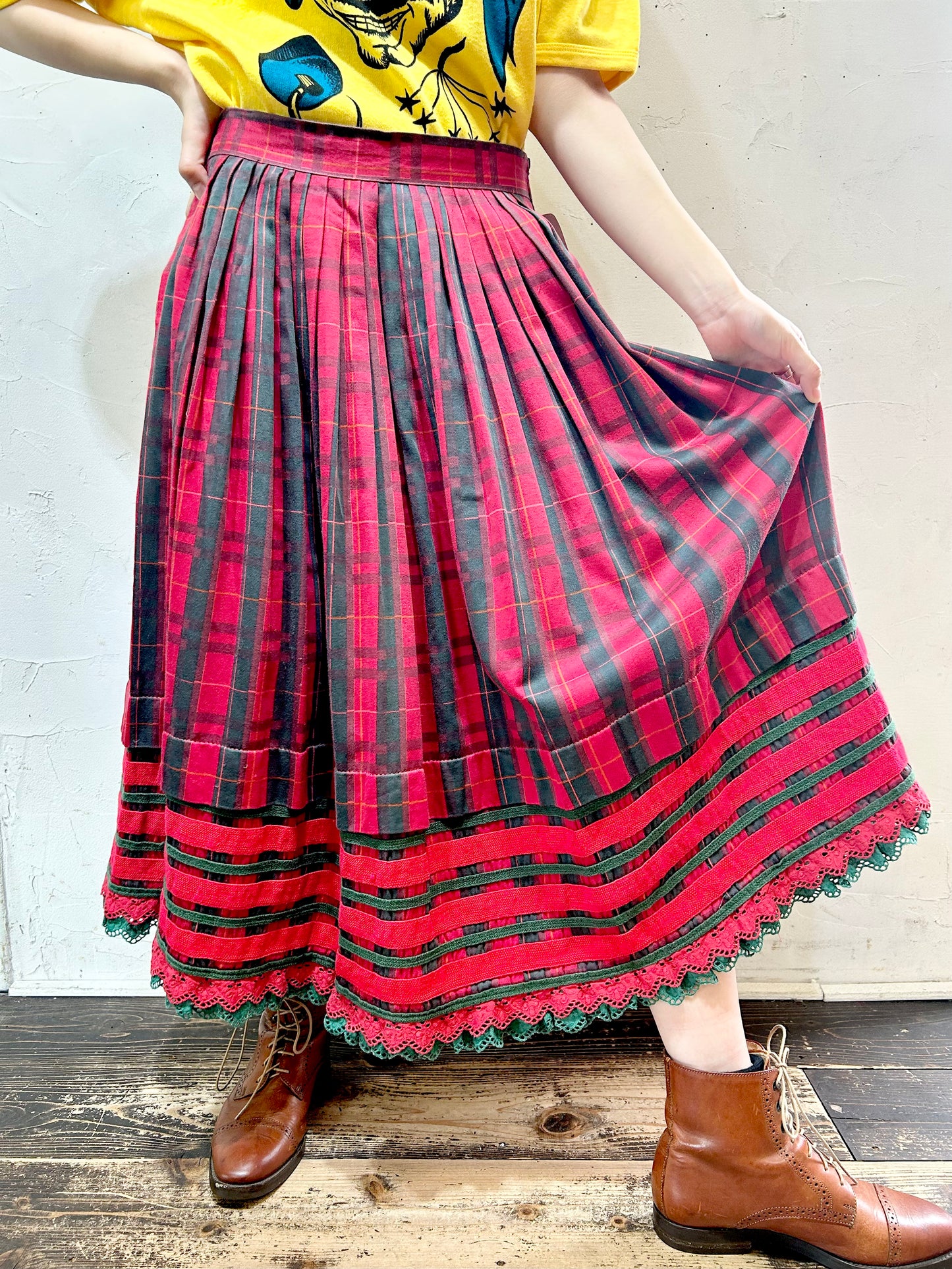 Vintage Tyrol Plaid Skirt [H24851]