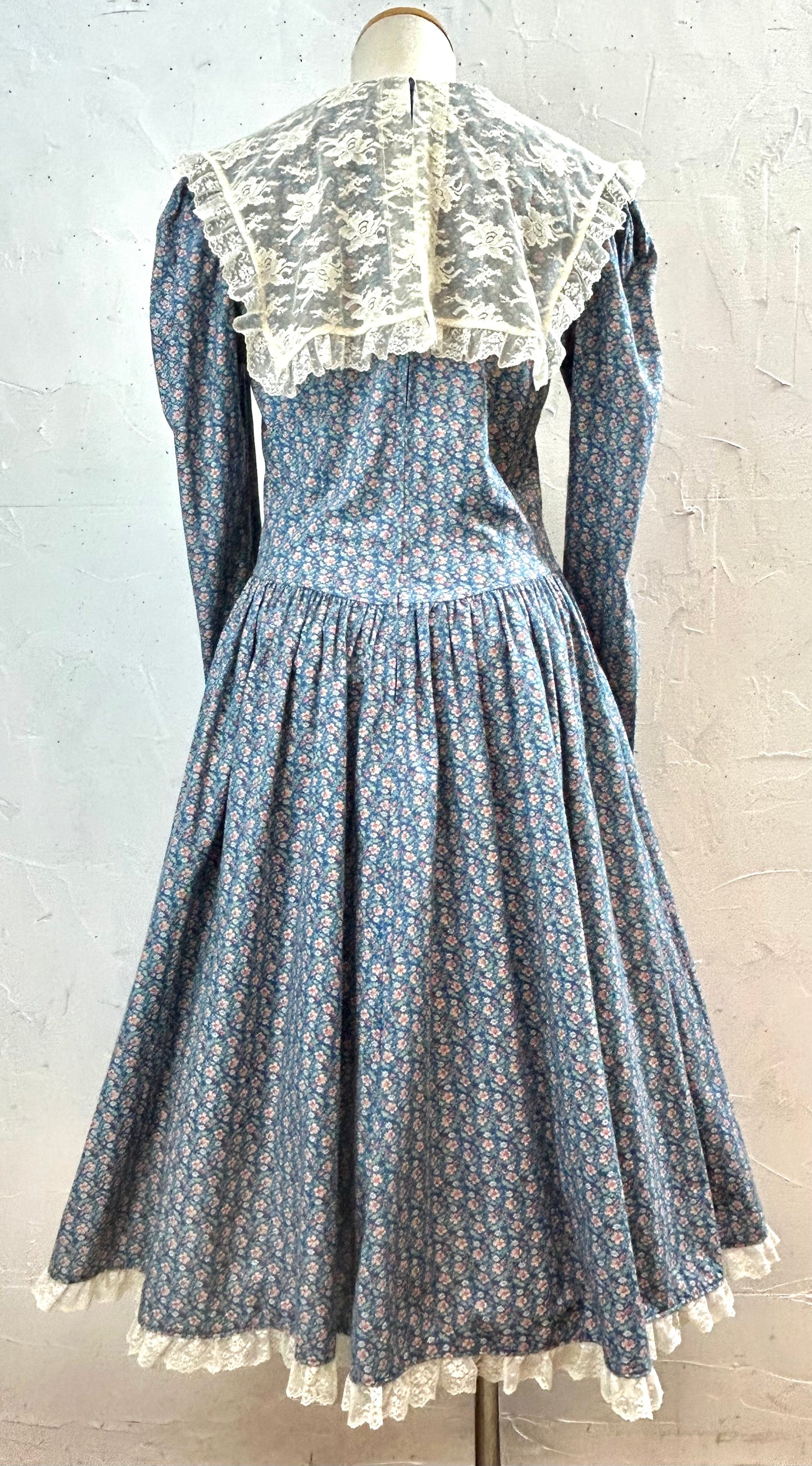 Vintage Dress  [C29736]