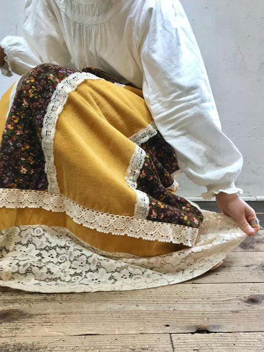 '70s Vintage Patchwork Skirt [A25945]