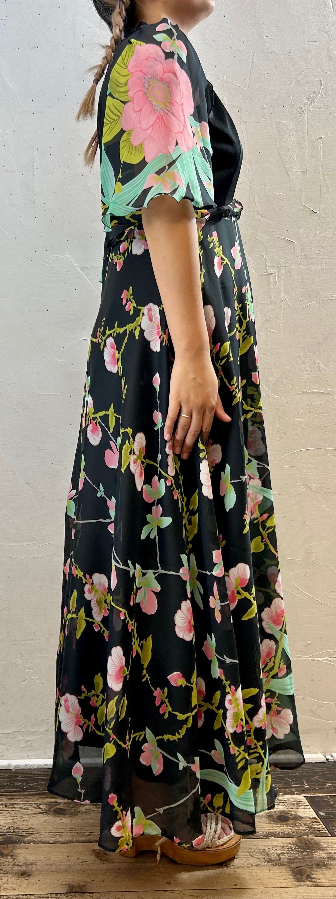’70s Vintage Flower Dress [H28220]