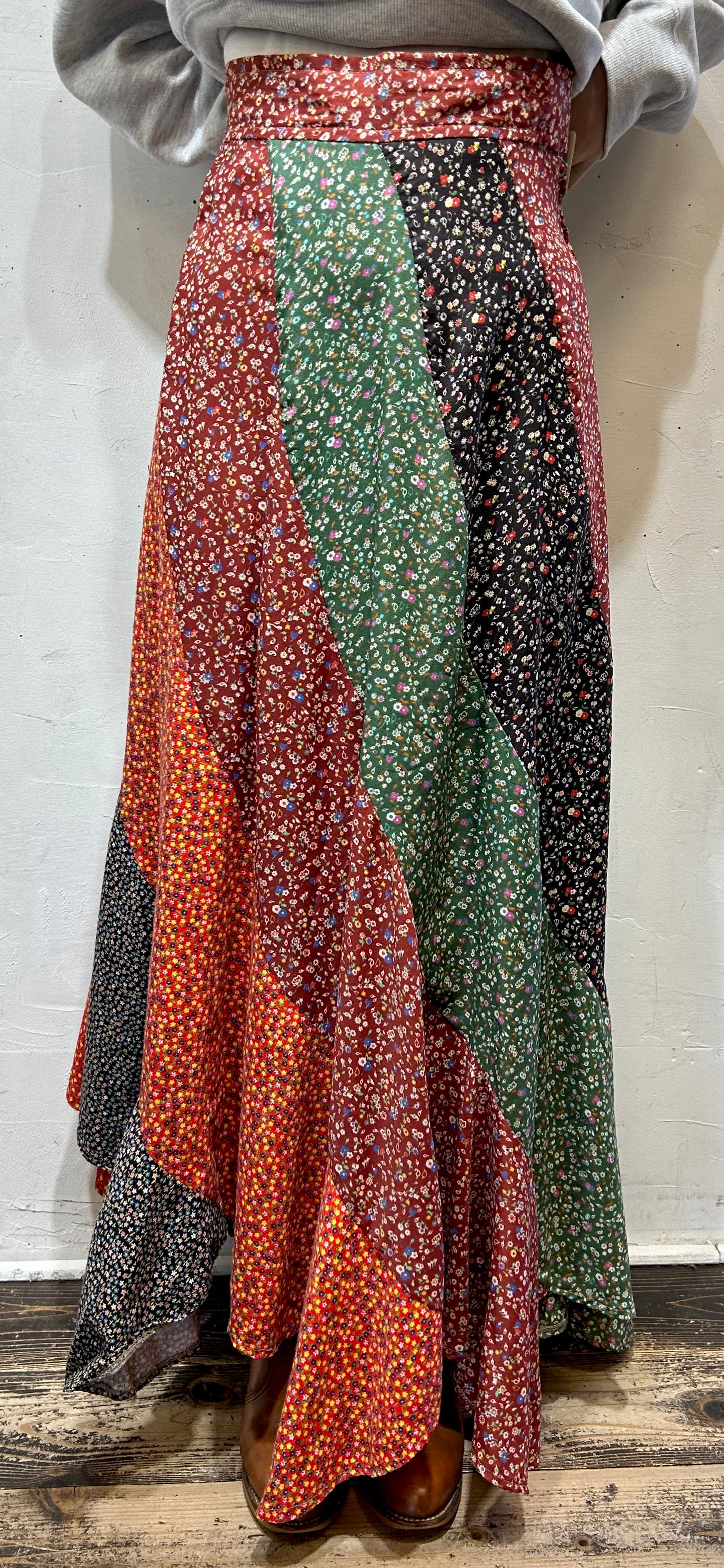 ’70s Vintage Escargot Patchwork Skirt [L25797]