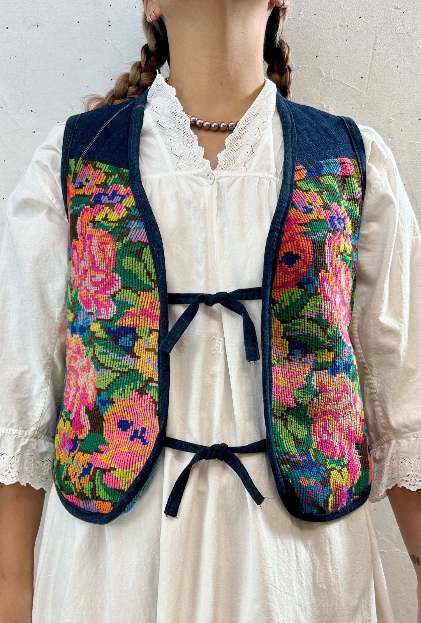 Vintage Guatemala Embroidery Vest [H28218]