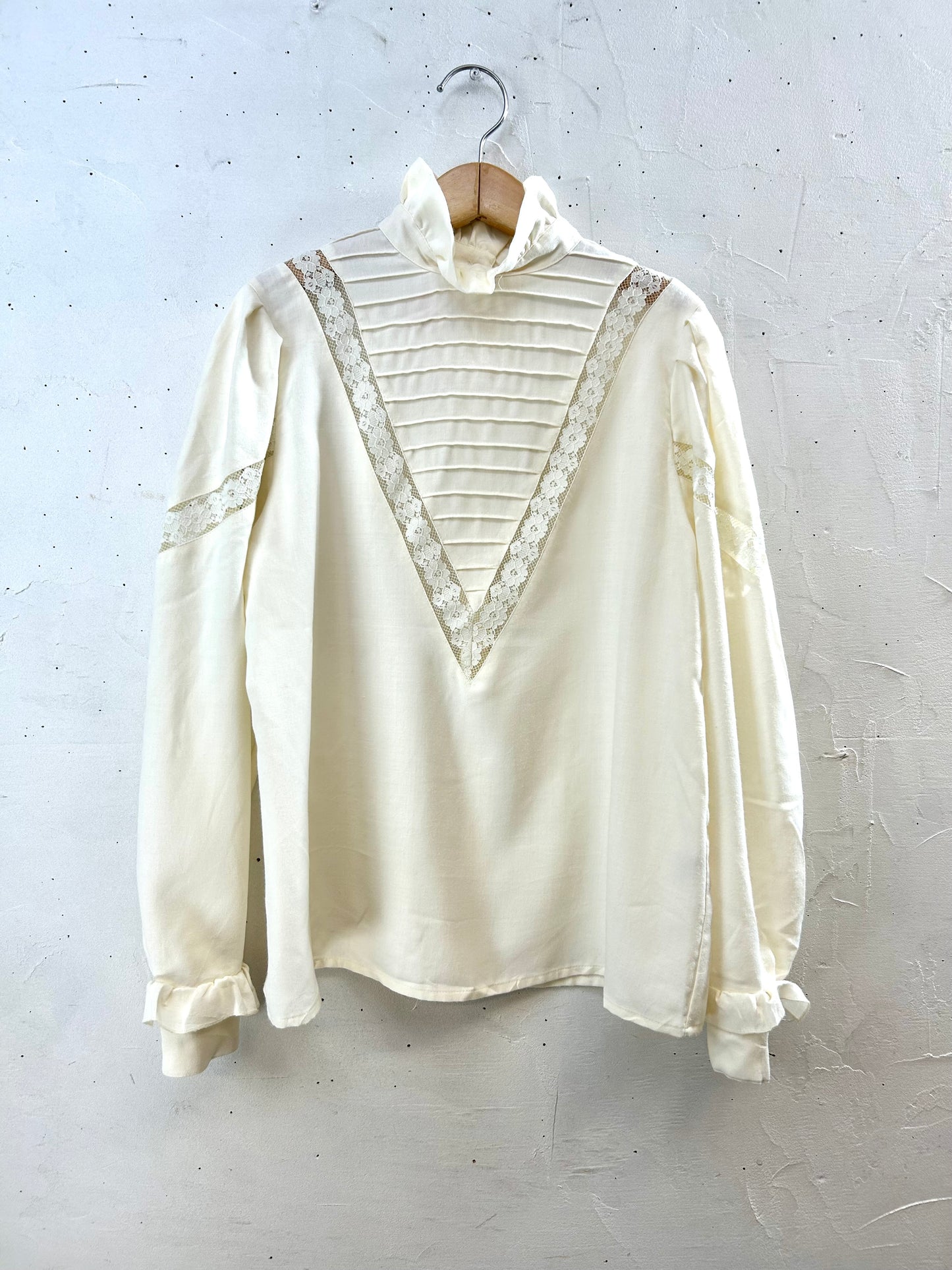 Vintage Off White Blouse　 [I28424］