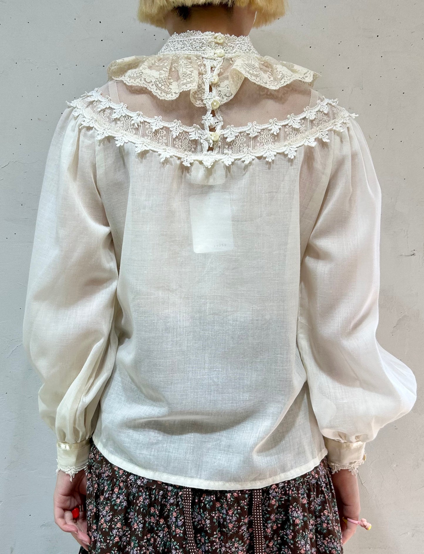 '70s Vintage White Blouse 〜GUNNIES〜 [C26533]