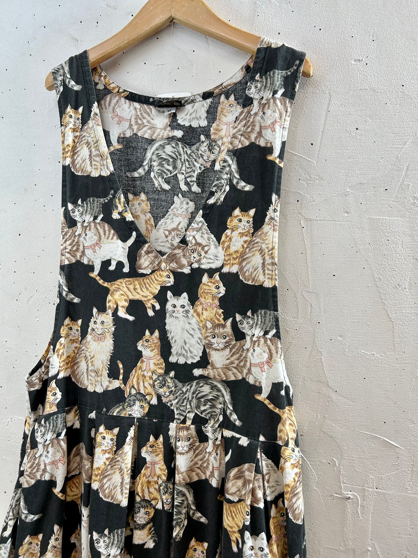 Vintage Cat Pattern Over Dress MADE IN USA [E30175]