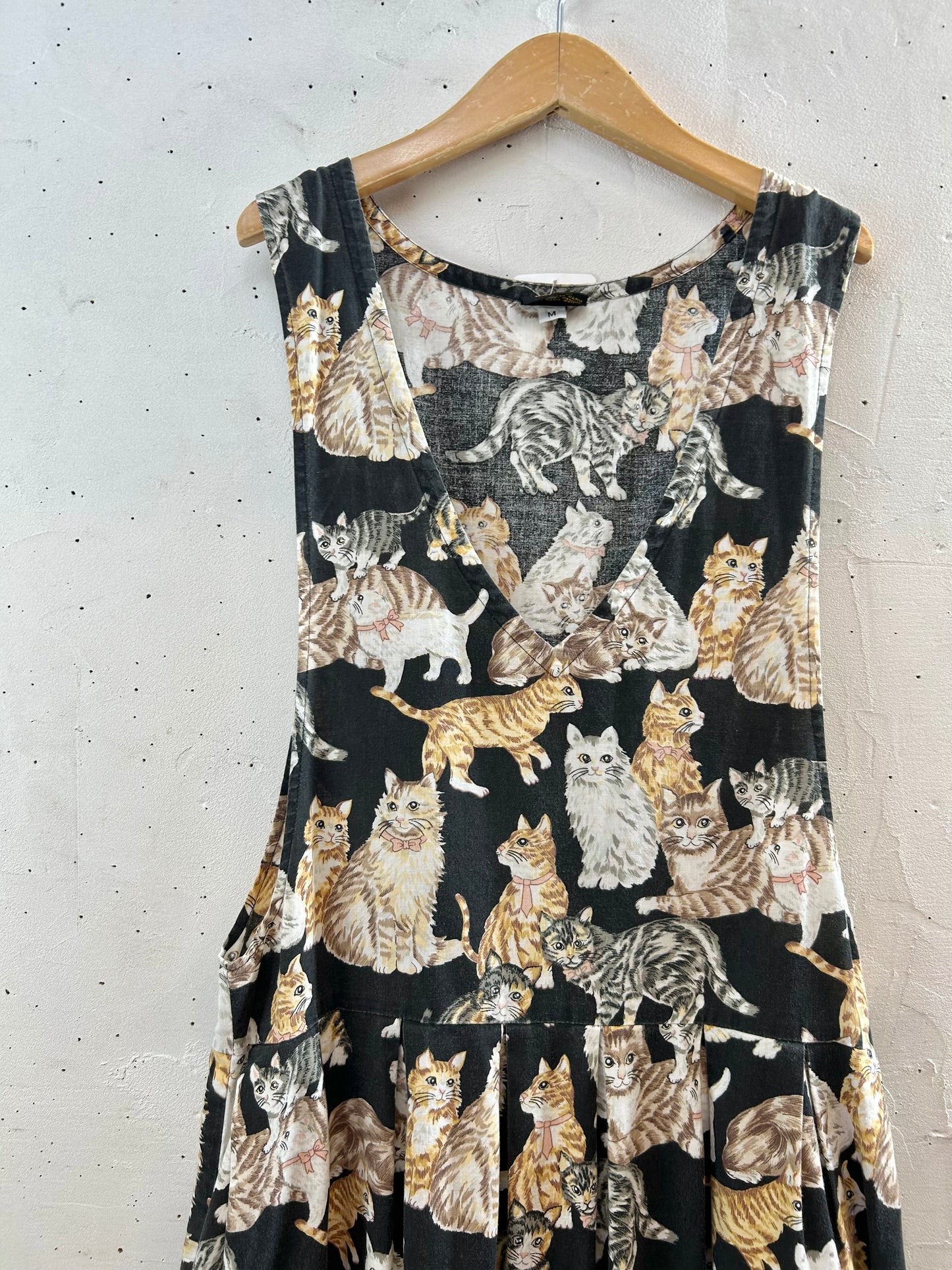 Vintage Cat Pattern Over Dress MADE IN USA [E30175]