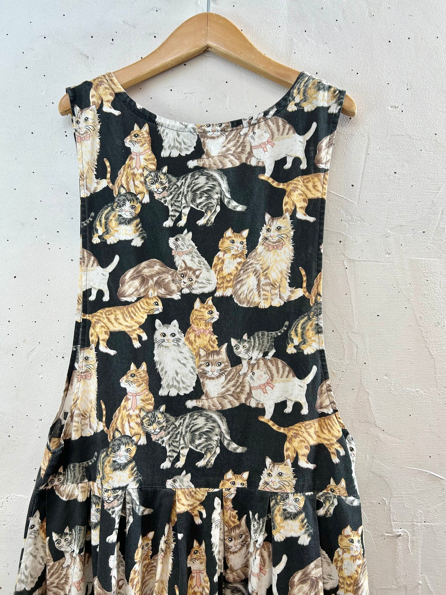Vintage Cat Pattern Over Dress MADE IN USA [E30175]