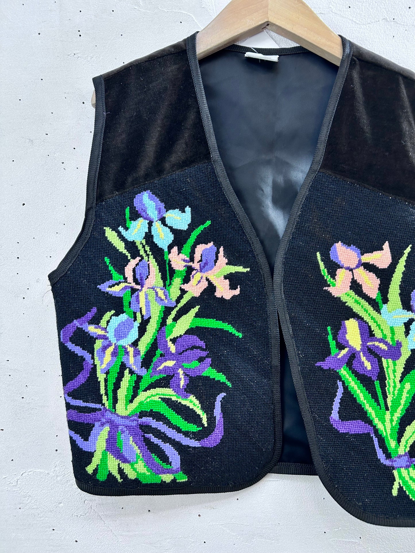 Vintage Needle Point Vest [L29092]