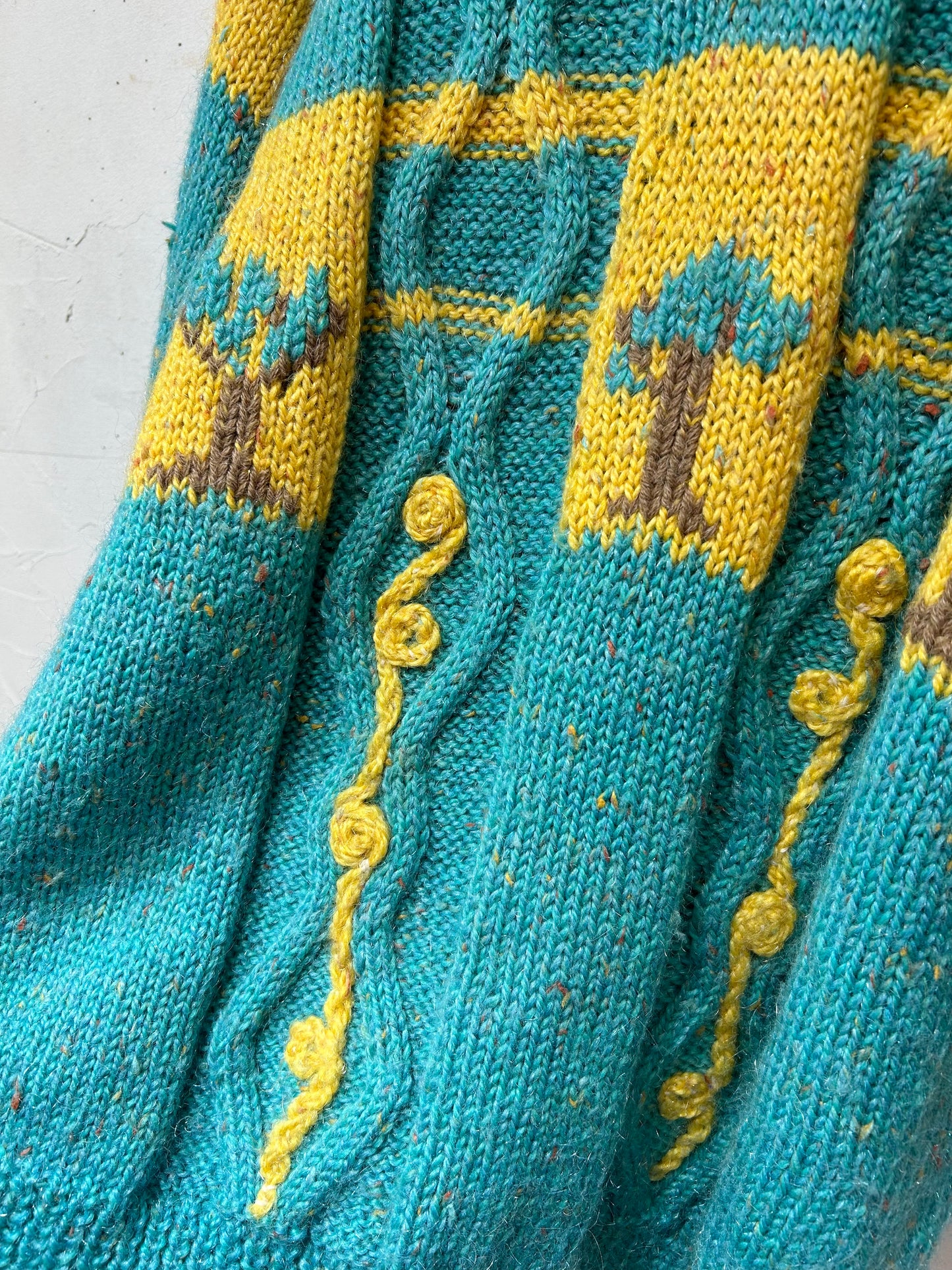 Vintage Hand Knit Sweater [B26221]