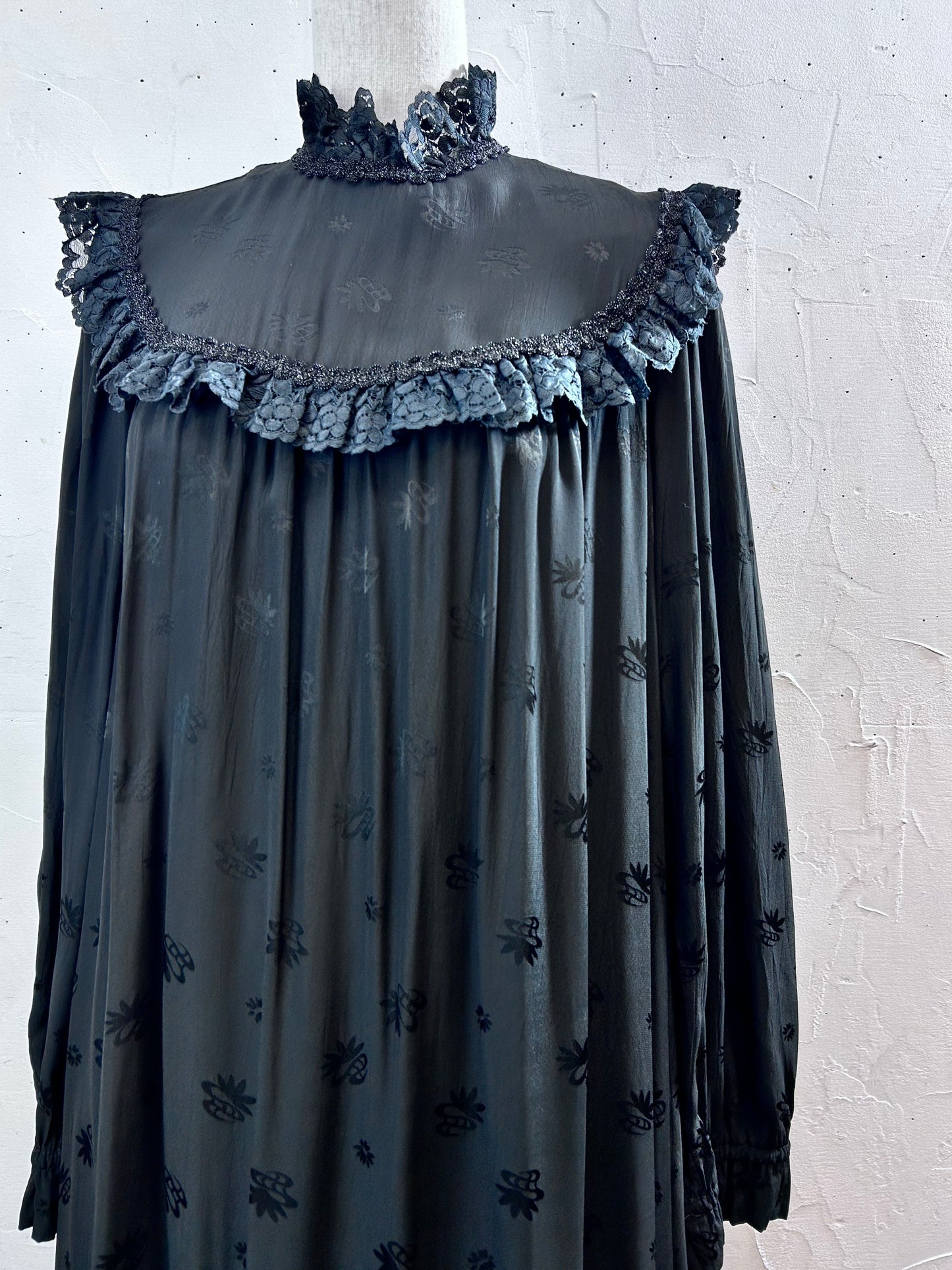 Vintage Black Dress [L29088]