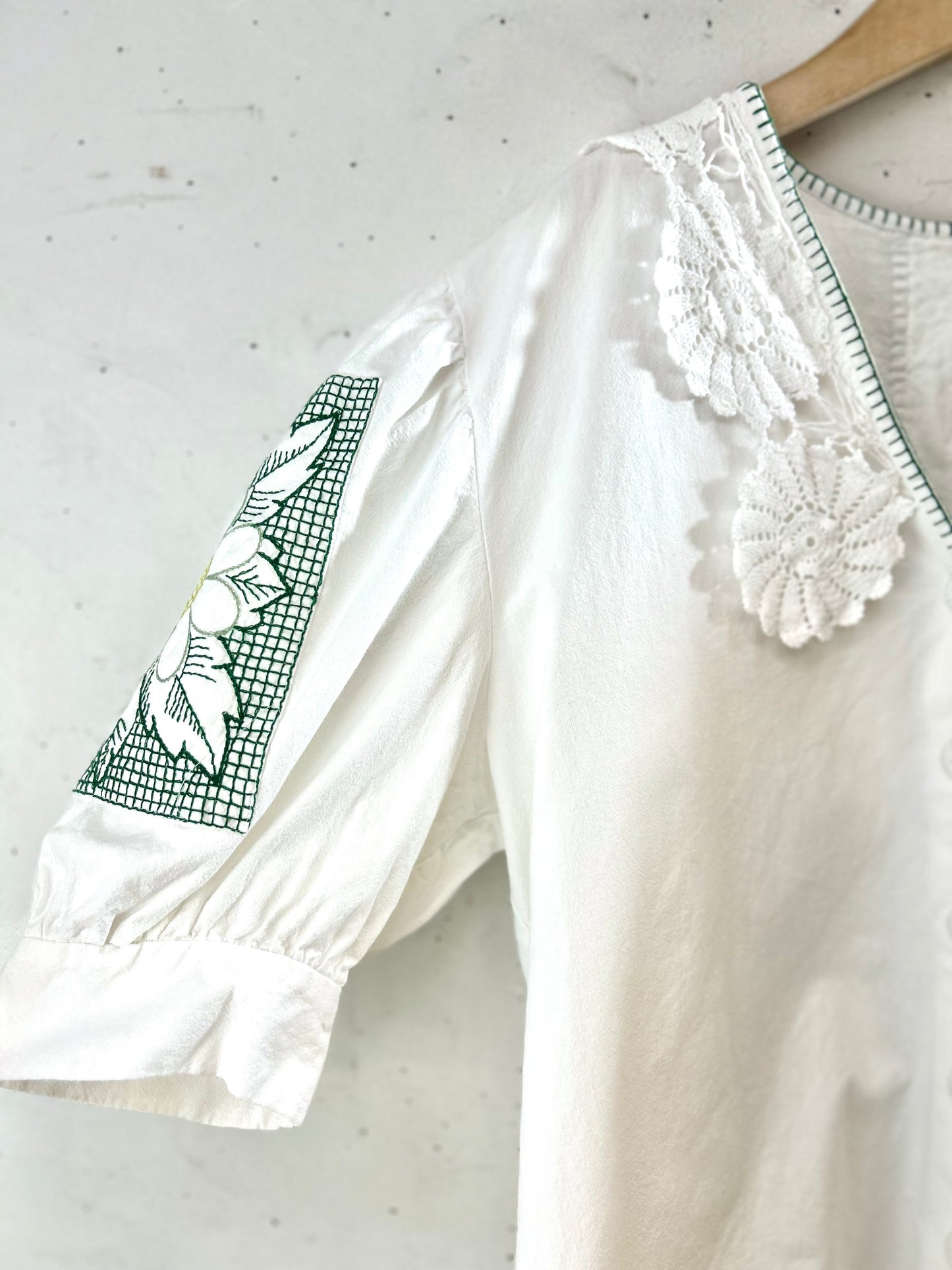Vintage Tyrol Blouse  [F30397]