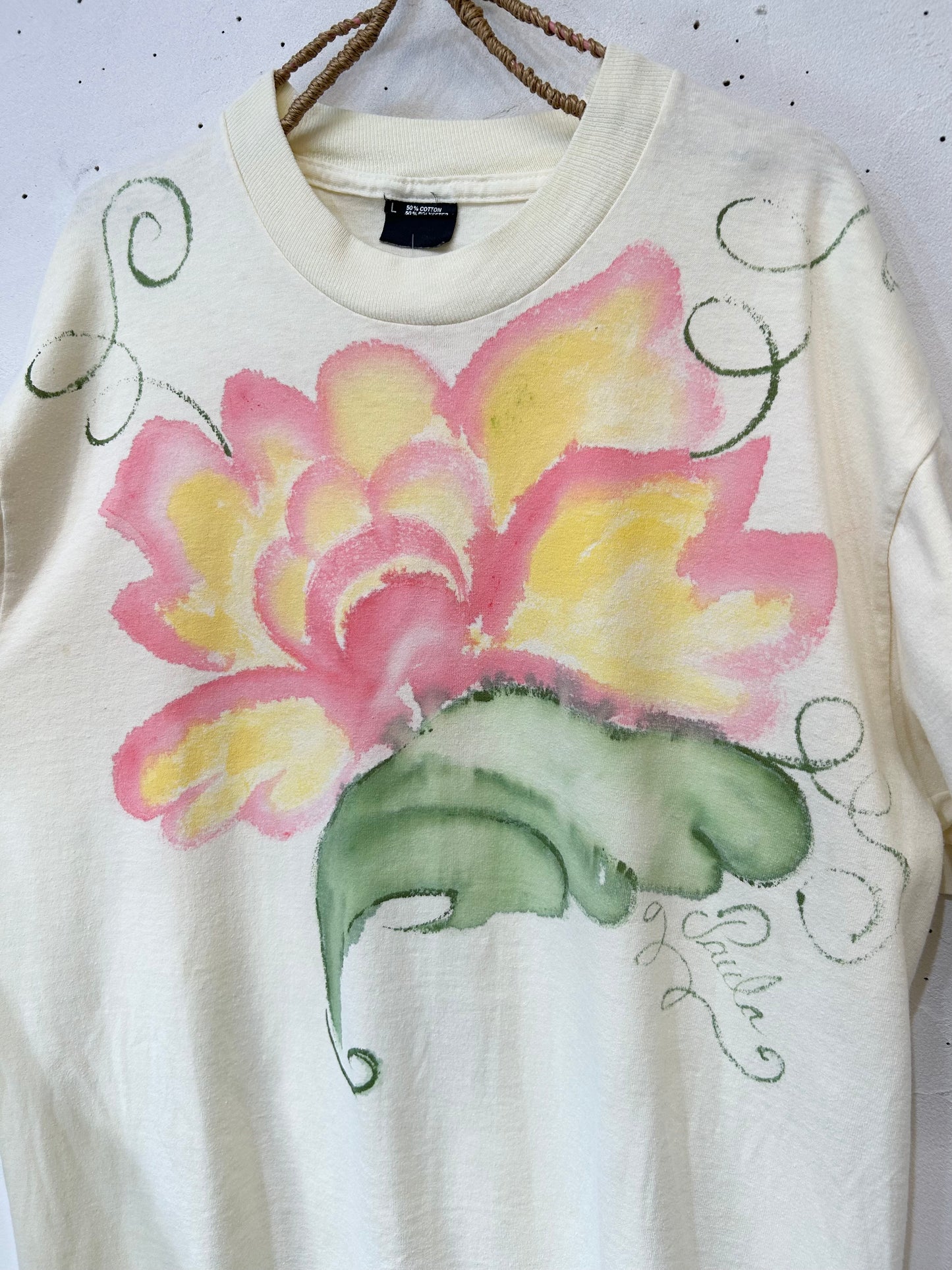 Vintage Hand Painted T-Shirt [D26712]