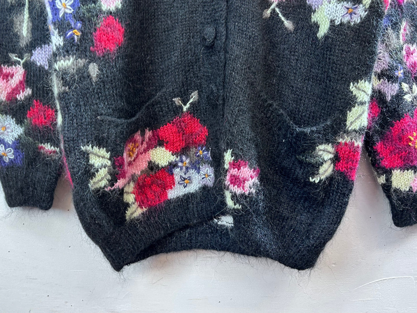 Vintage Hand Knit Cardigan [L29110]