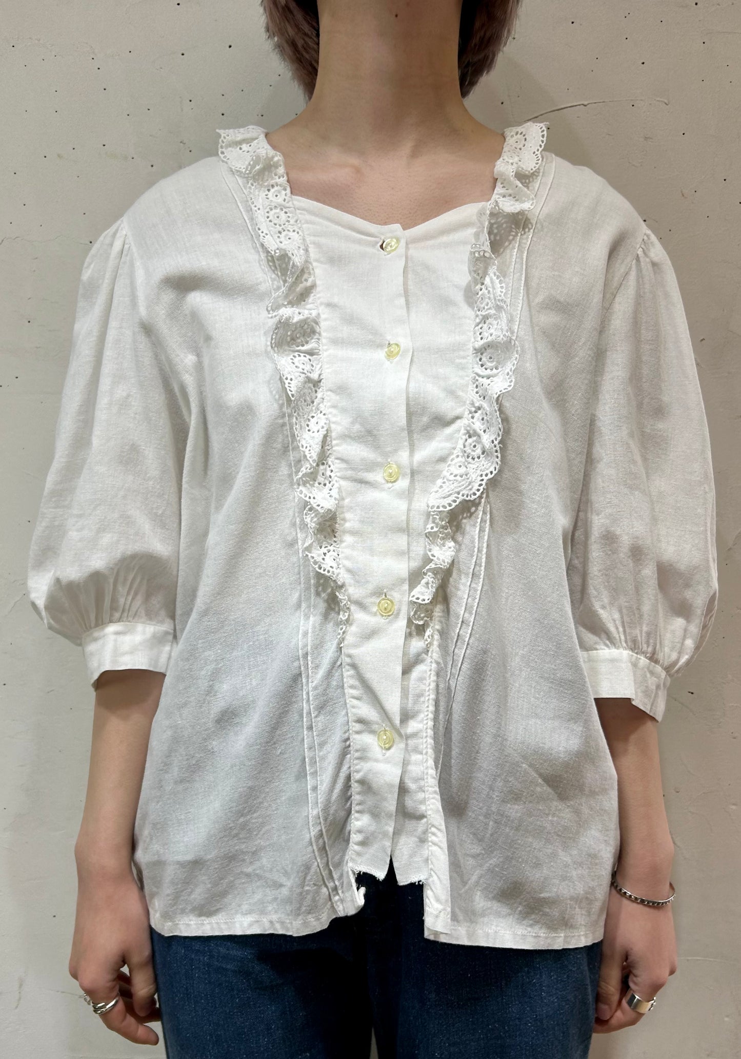 Vintage White Blouse [D26716]