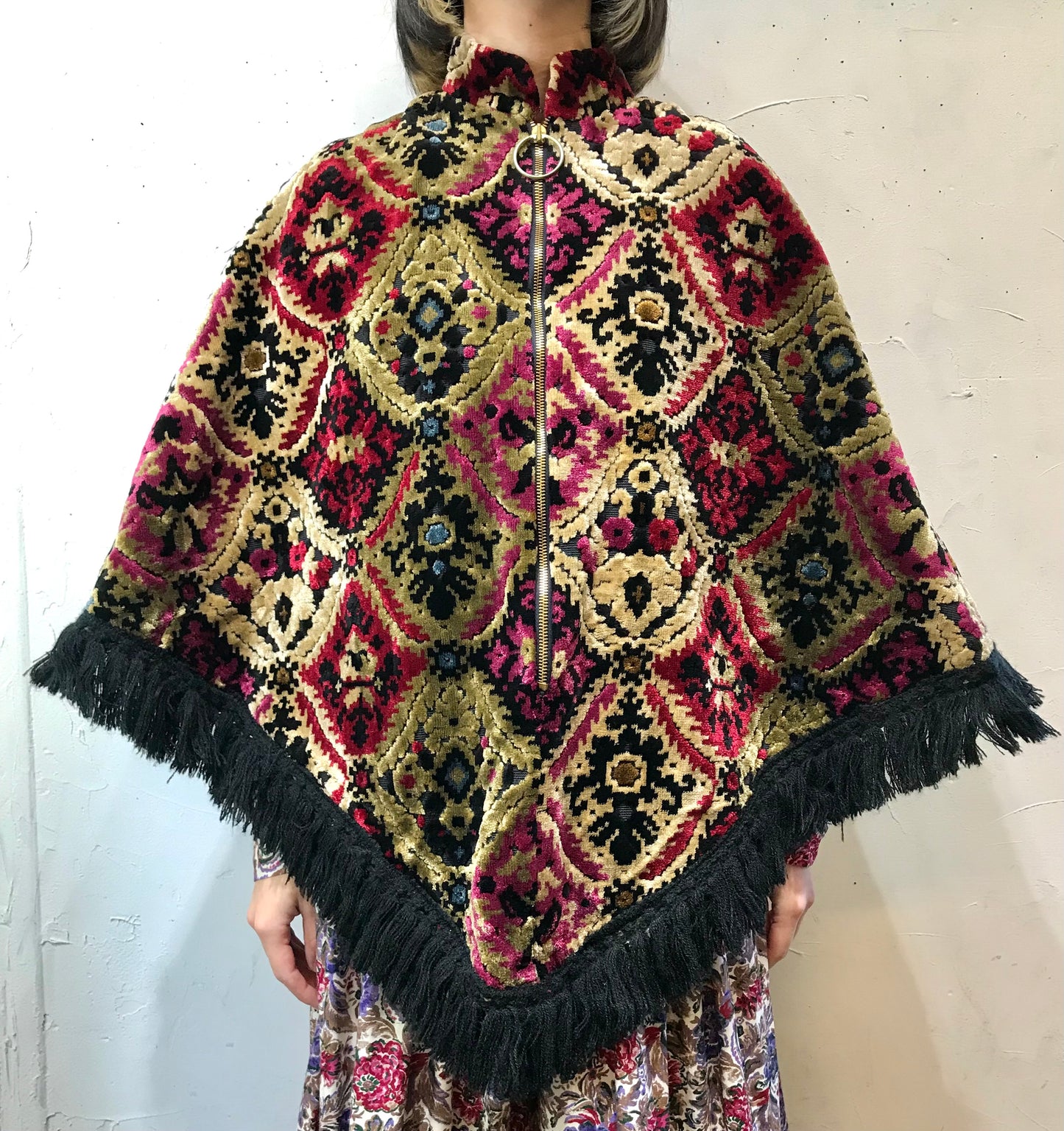 ’60s~’70s Vintage Carpet Cape [K25608]