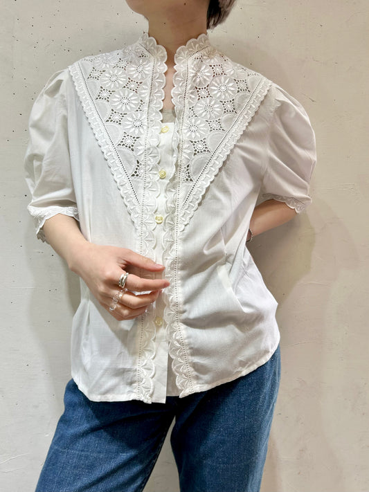 Vintage White Blouse [D26719]