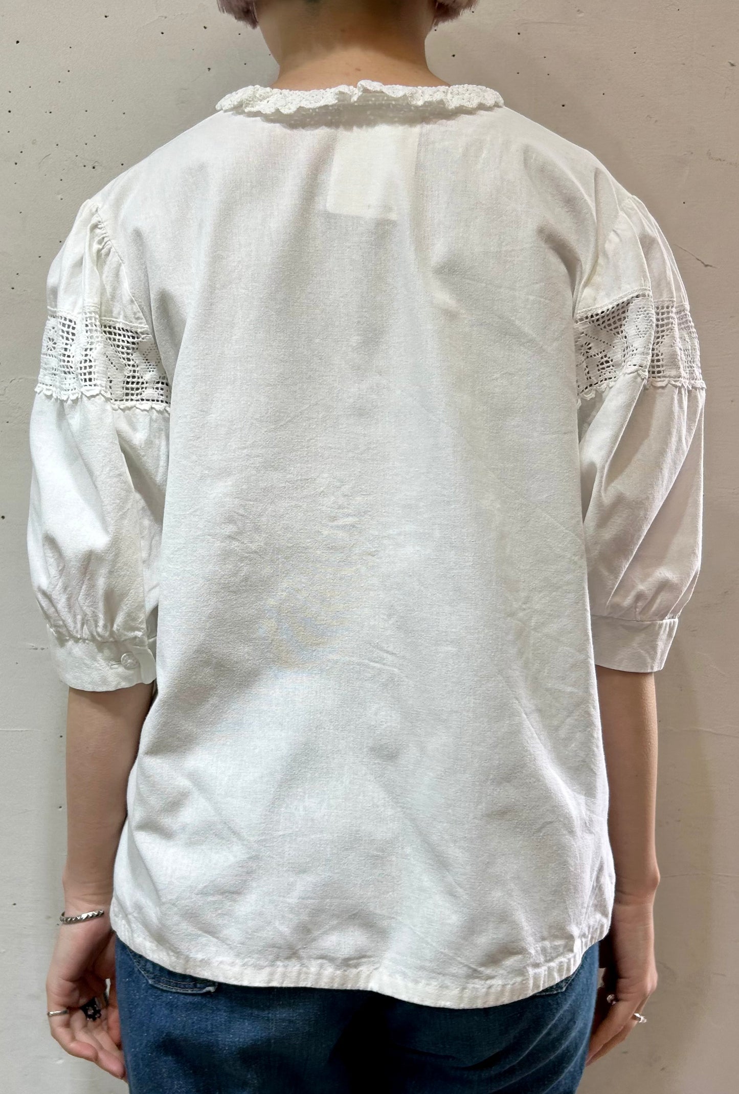 Vintage White Blouse [D26717]