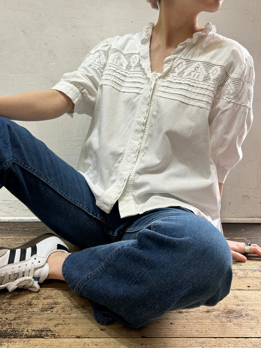 Vintage White Blouse [D26717]