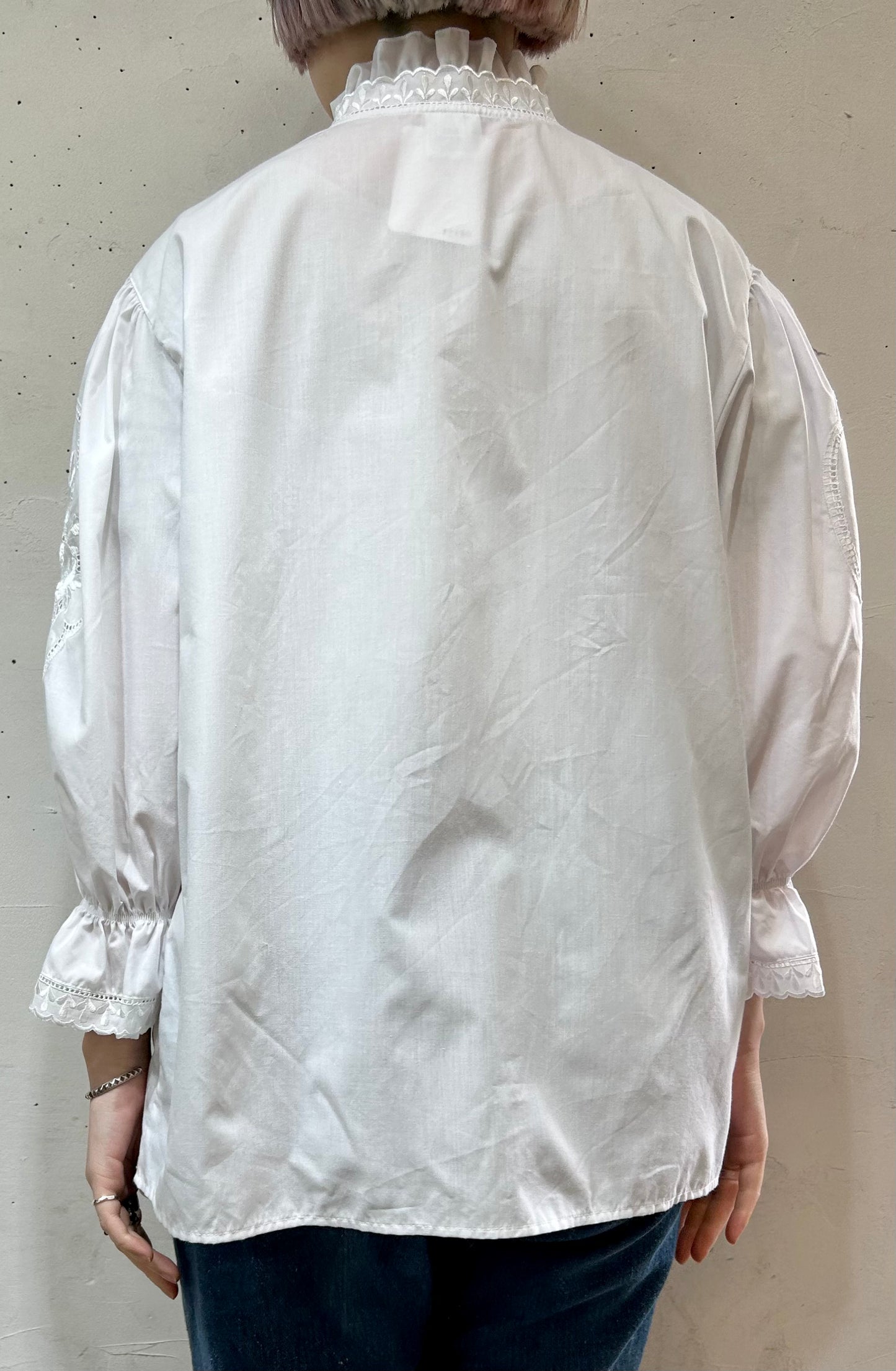 Vintage White Blouse [D26718]