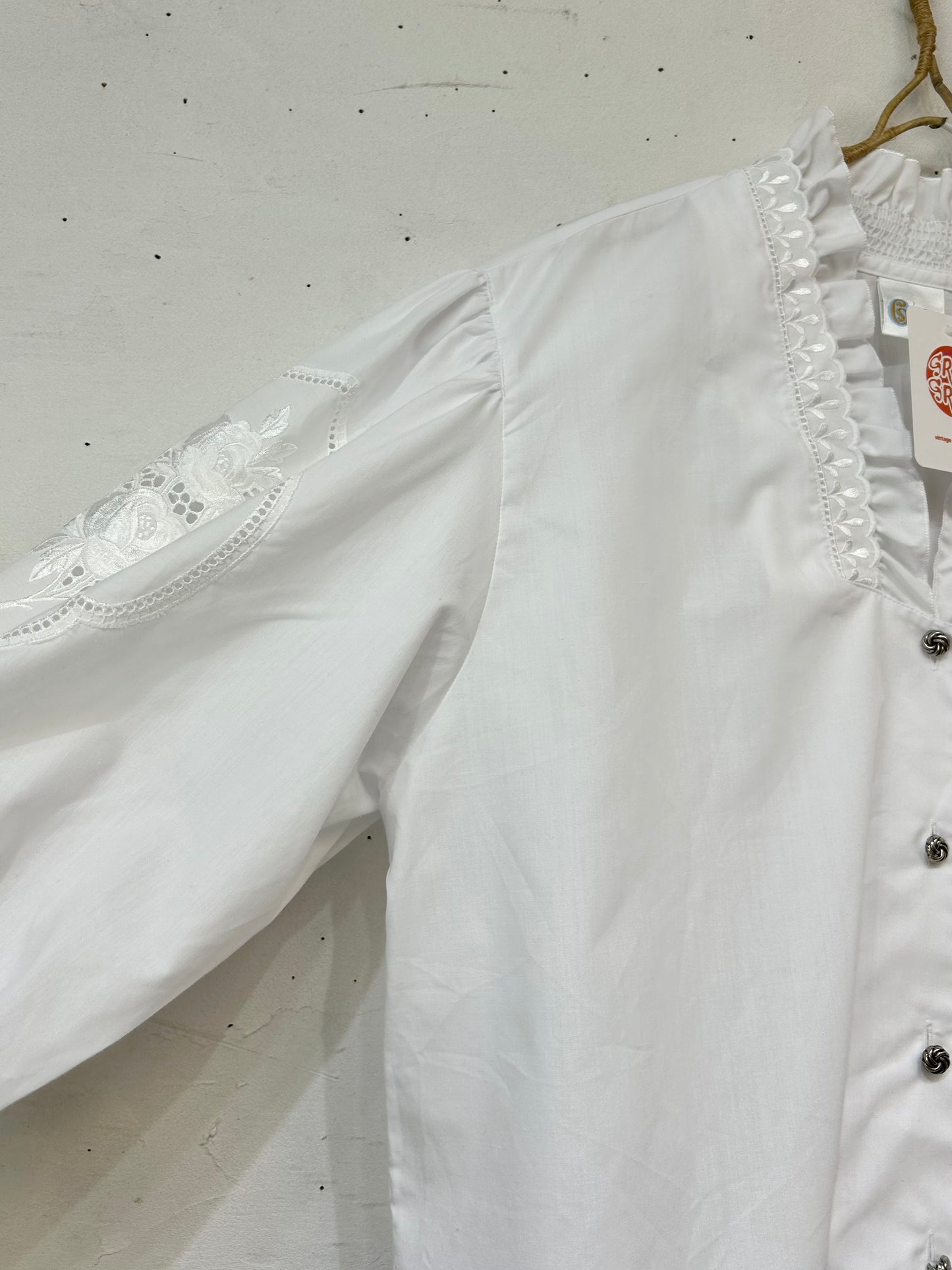 Vintage White Blouse [D26718]