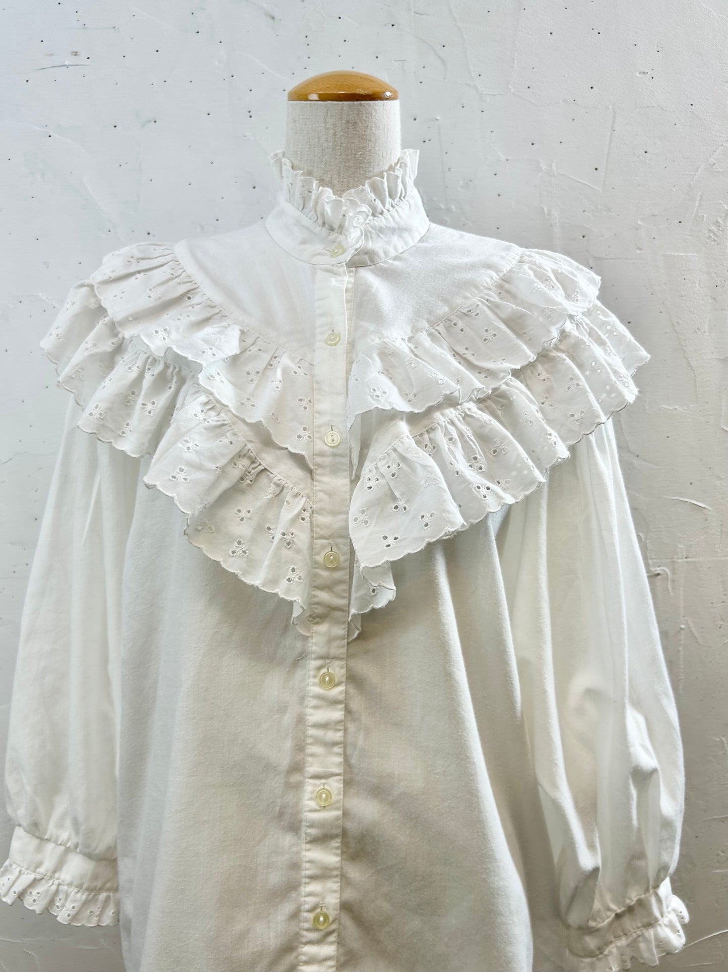 Vintage White Blouse [E30203]