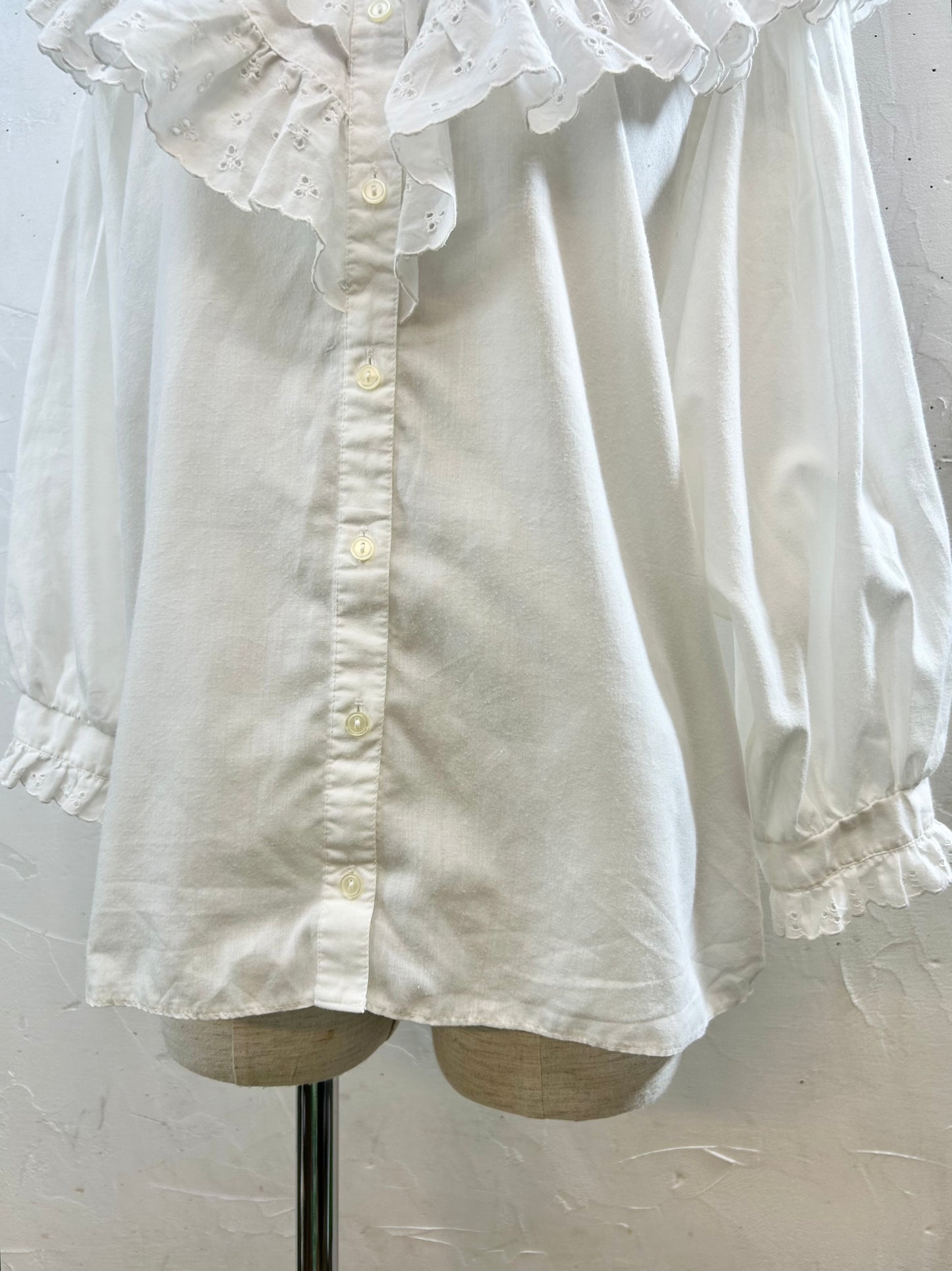Vintage White Blouse [E30203]