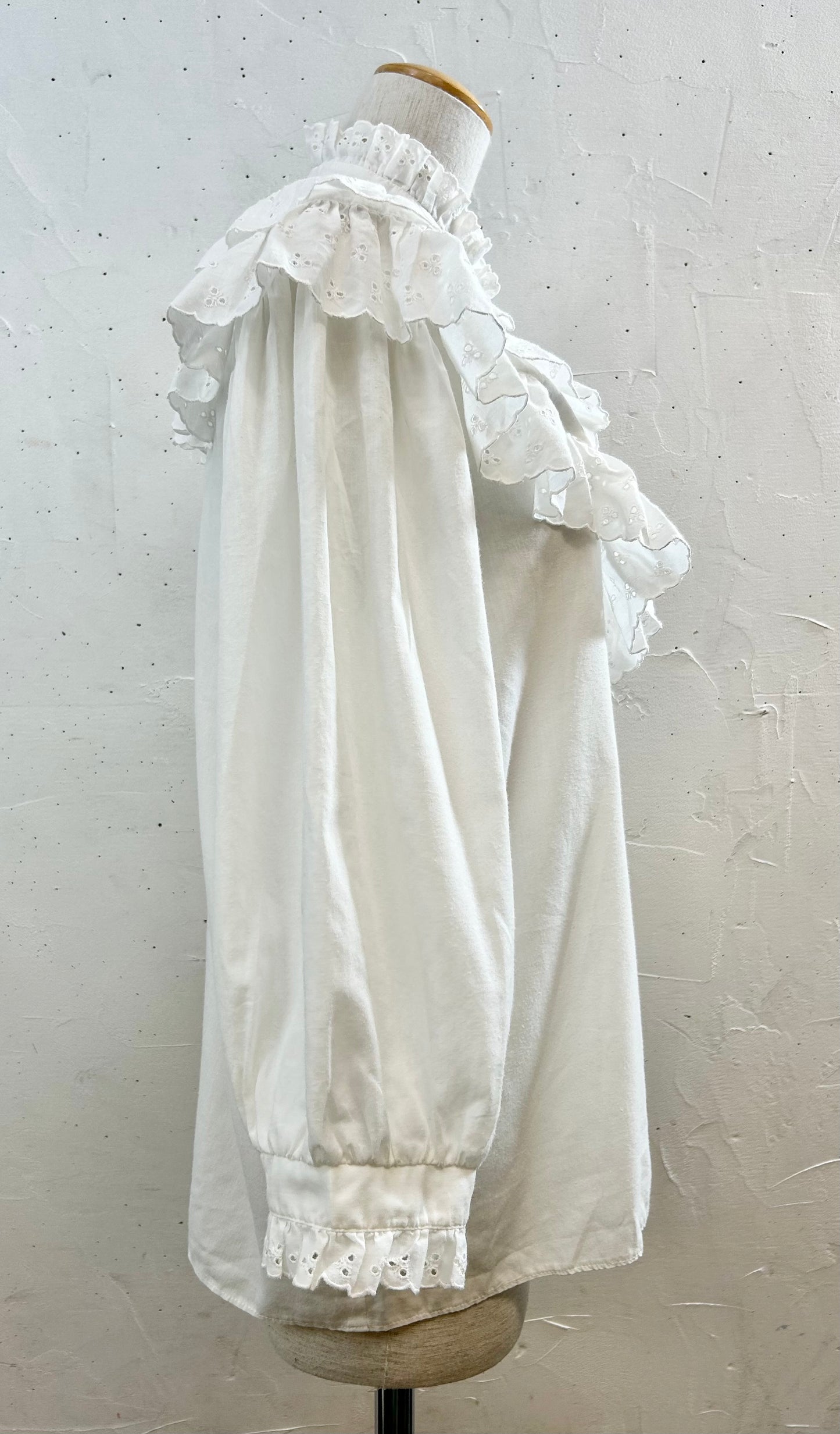 Vintage White Blouse [E30203]