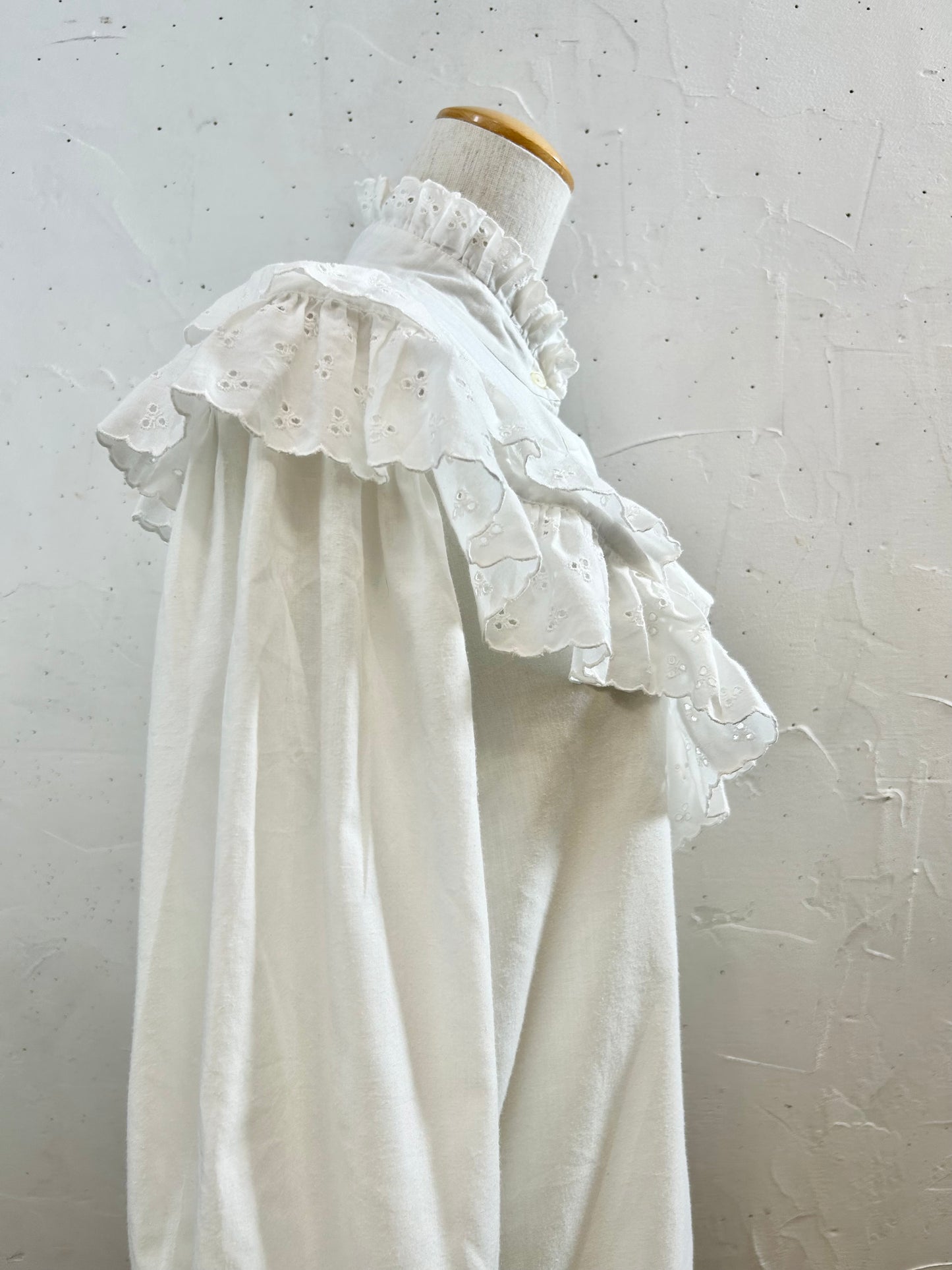 Vintage White Blouse [E30203]