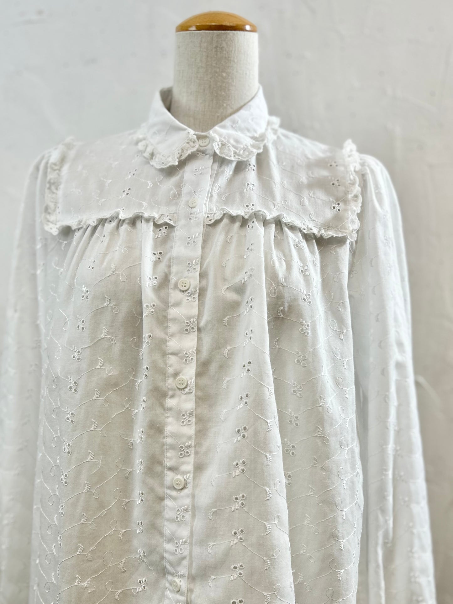 Vintage White Blouse [E30205]