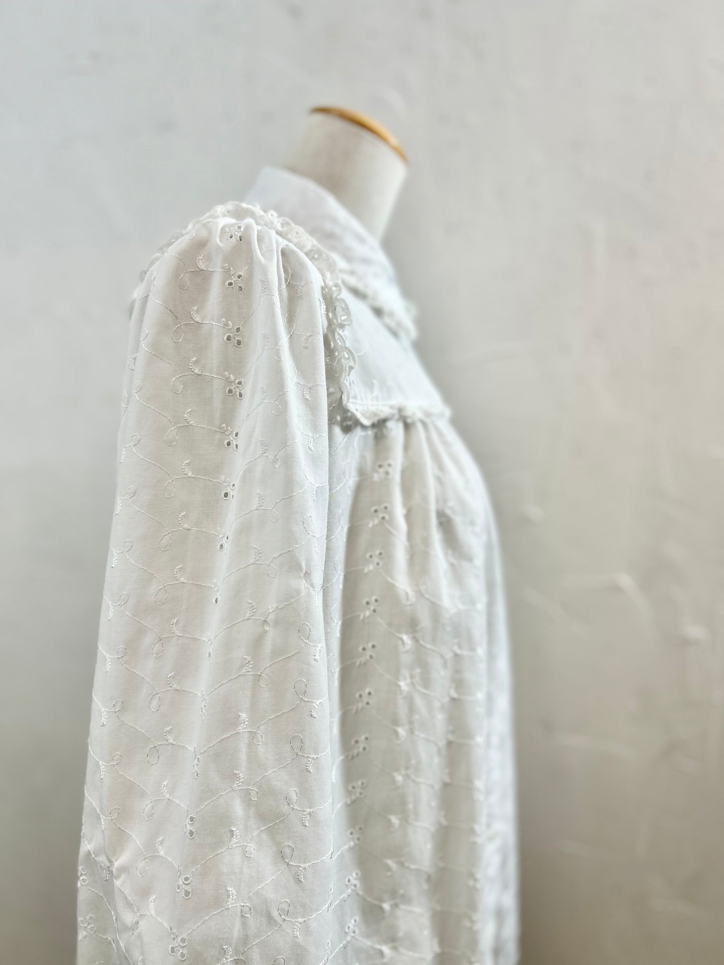 Vintage White Blouse [E30205]