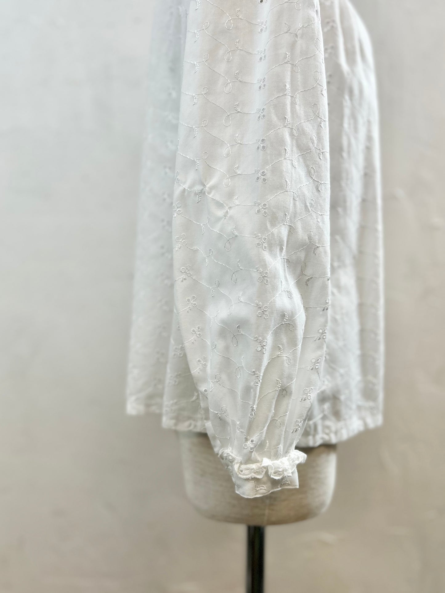Vintage White Blouse [E30205]