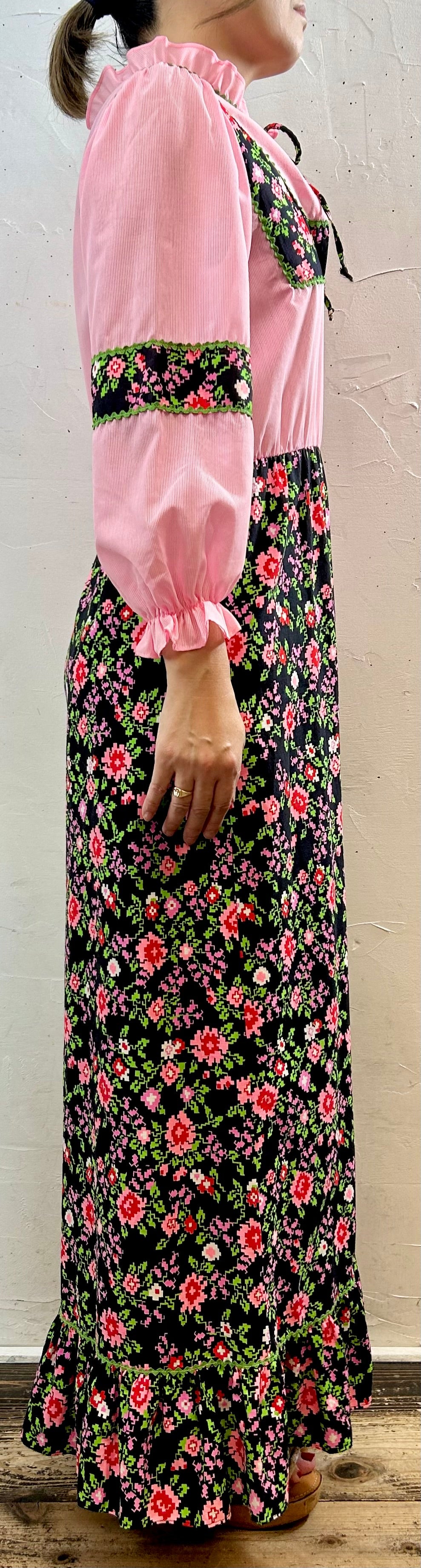 '70s Vintage Dress [J28692]