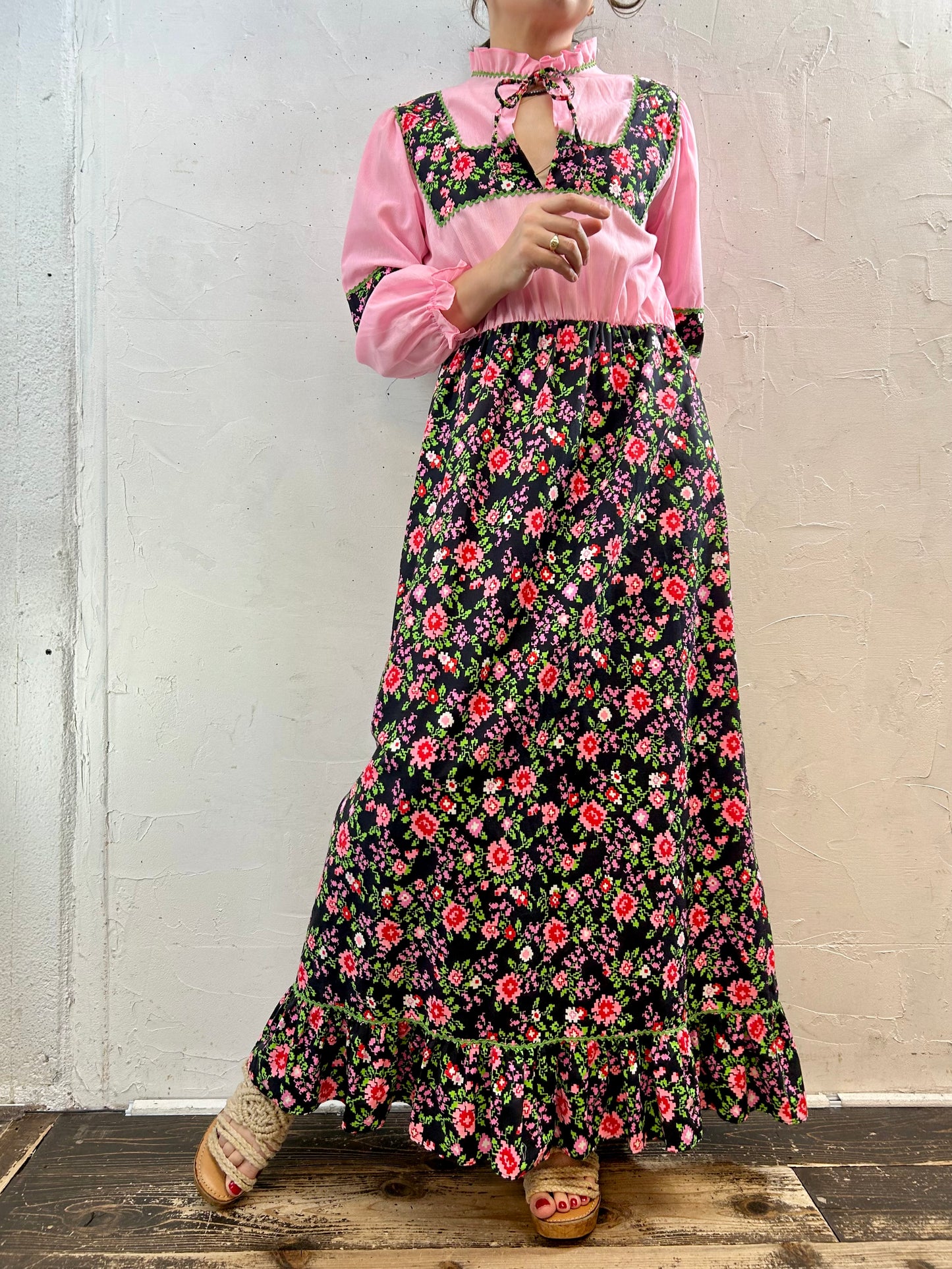 '70s Vintage Dress [J28692]
