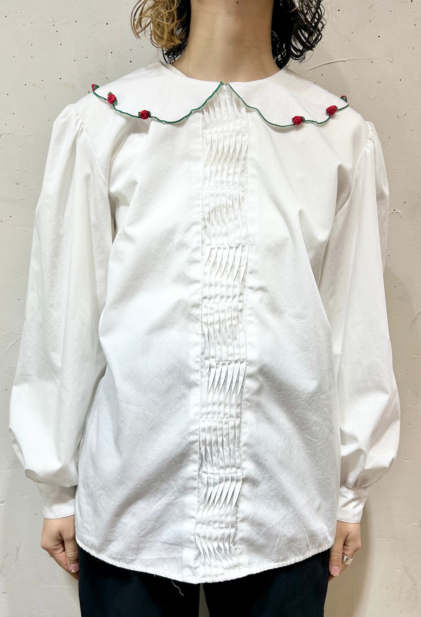 Vintage White Blouse [L25838]