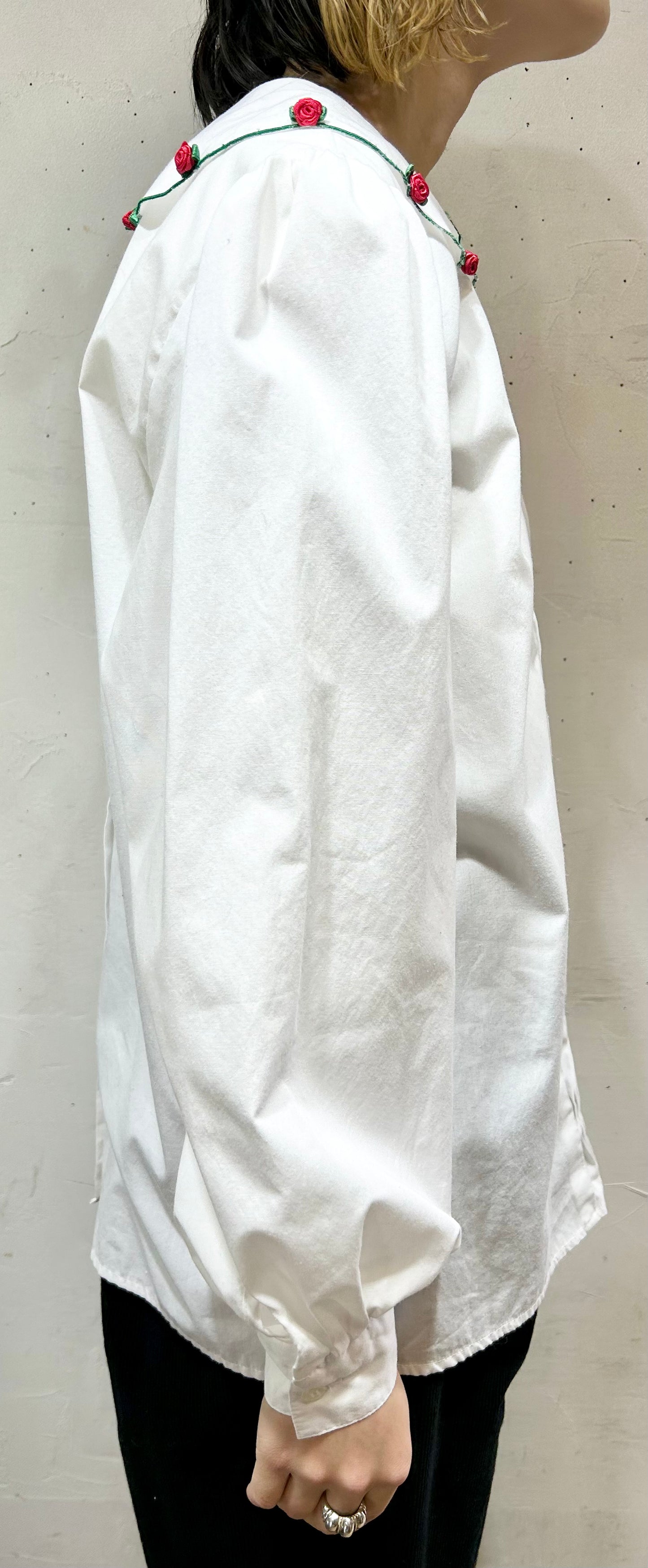 Vintage White Blouse [L25838]