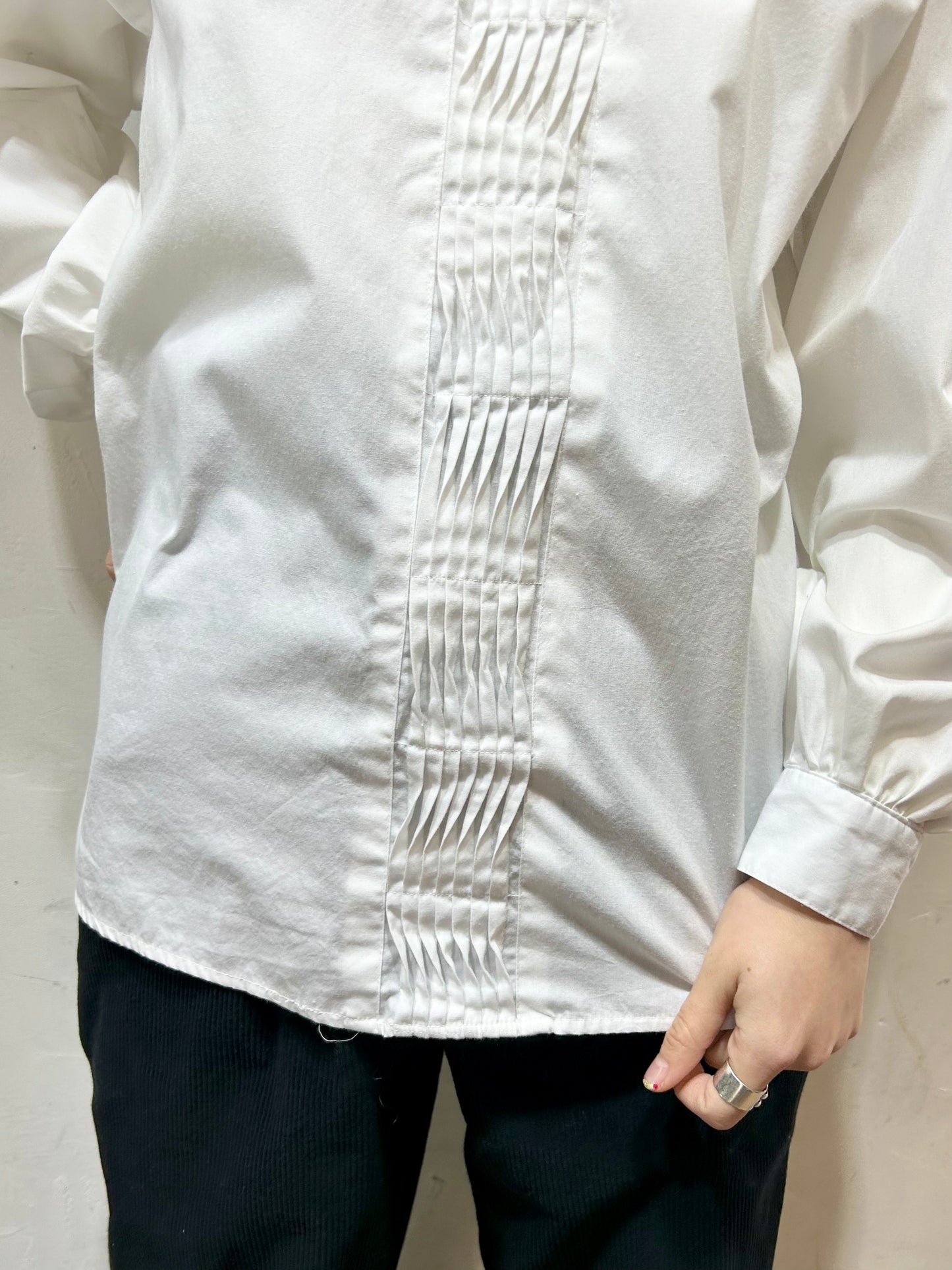 Vintage White Blouse [L25838]