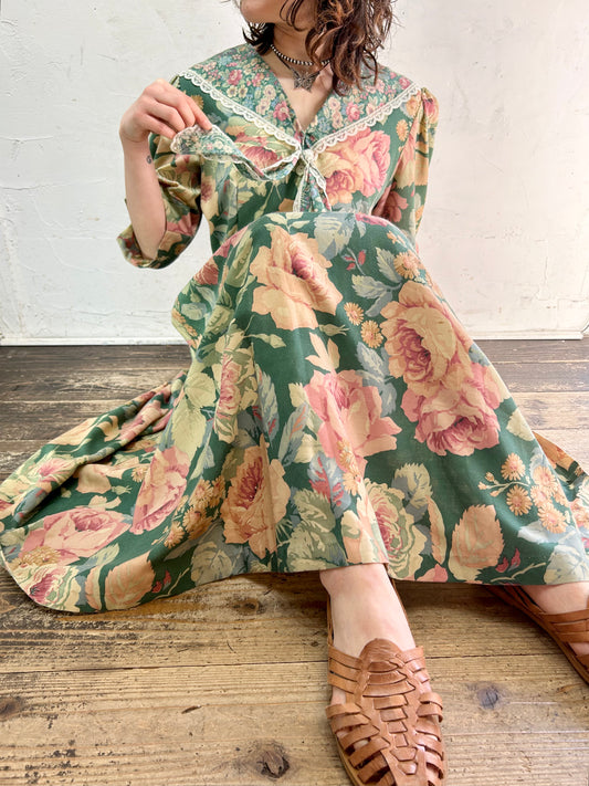 Vintage Big Collar Flower Dress [C26410]