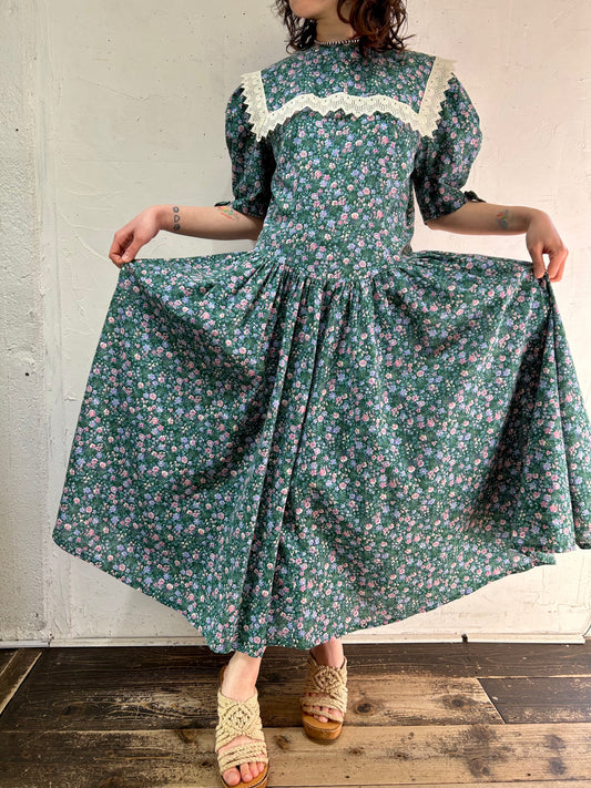 Vintage Big Collar Flower Dress [C26412]