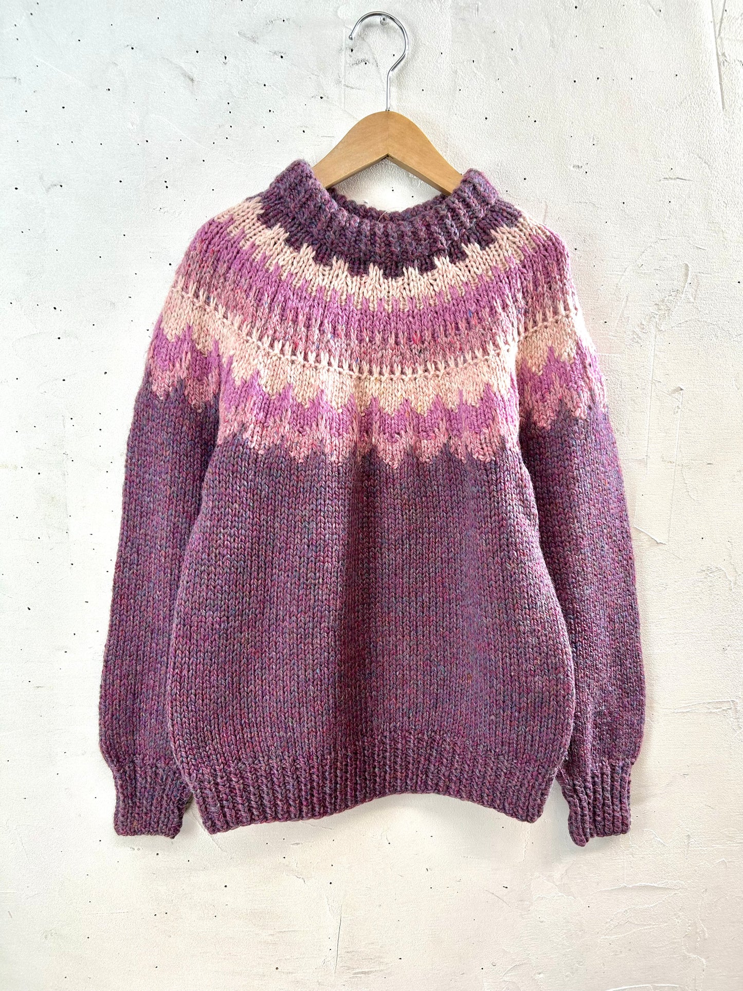 Vintage Hand Knit Sweater  [L29142]