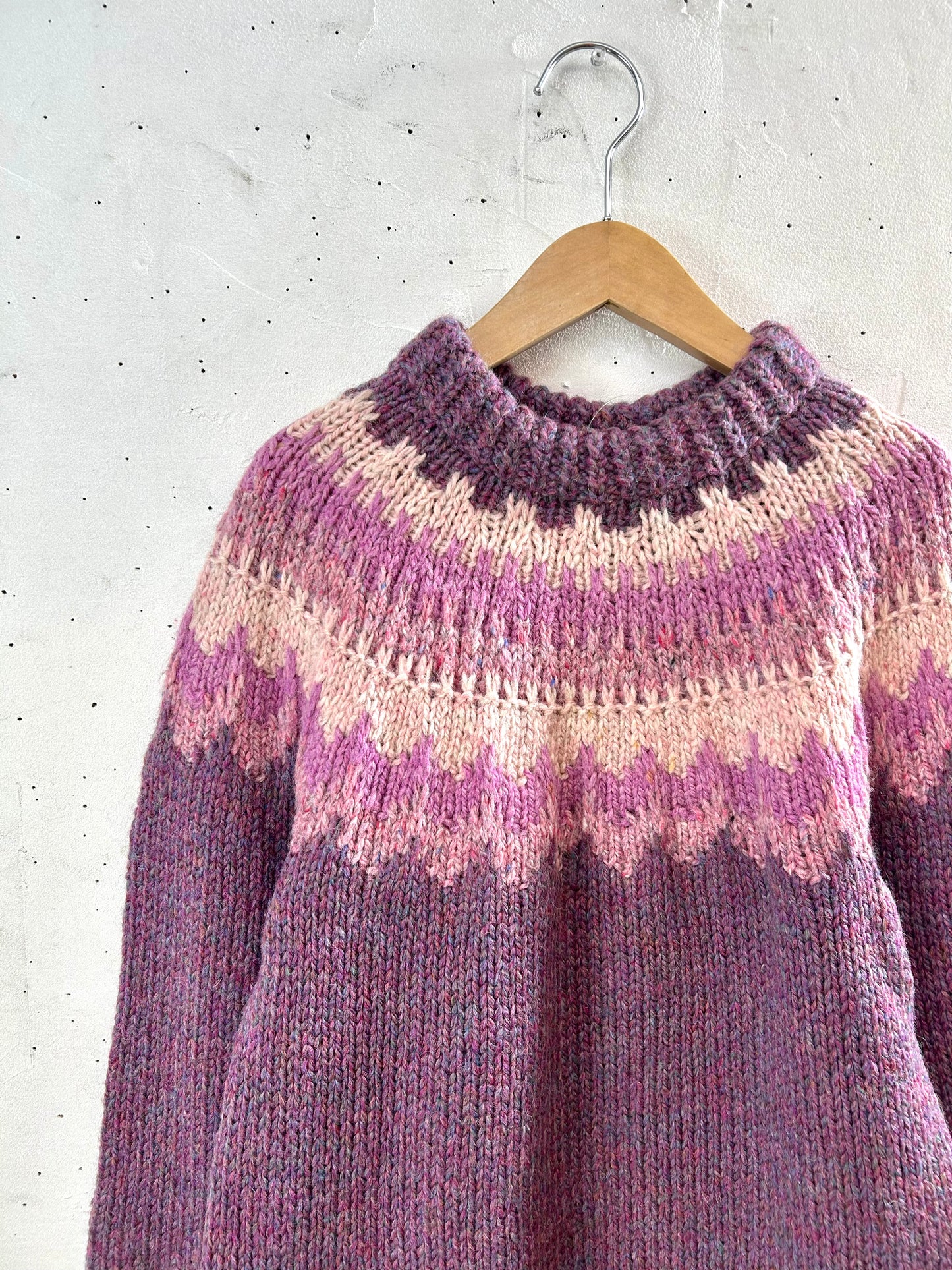 Vintage Hand Knit Sweater  [L29142]