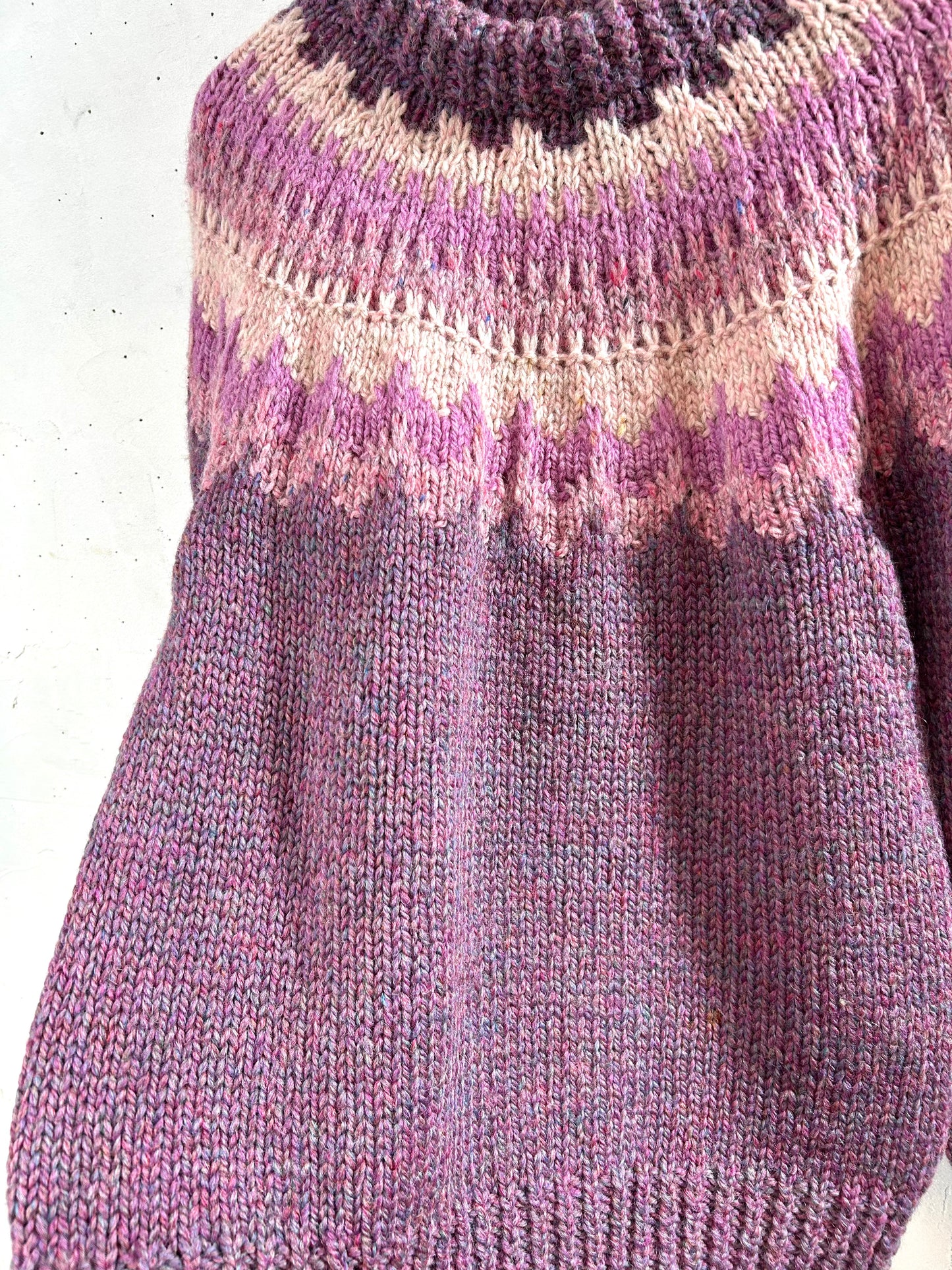 Vintage Hand Knit Sweater  [L29142]