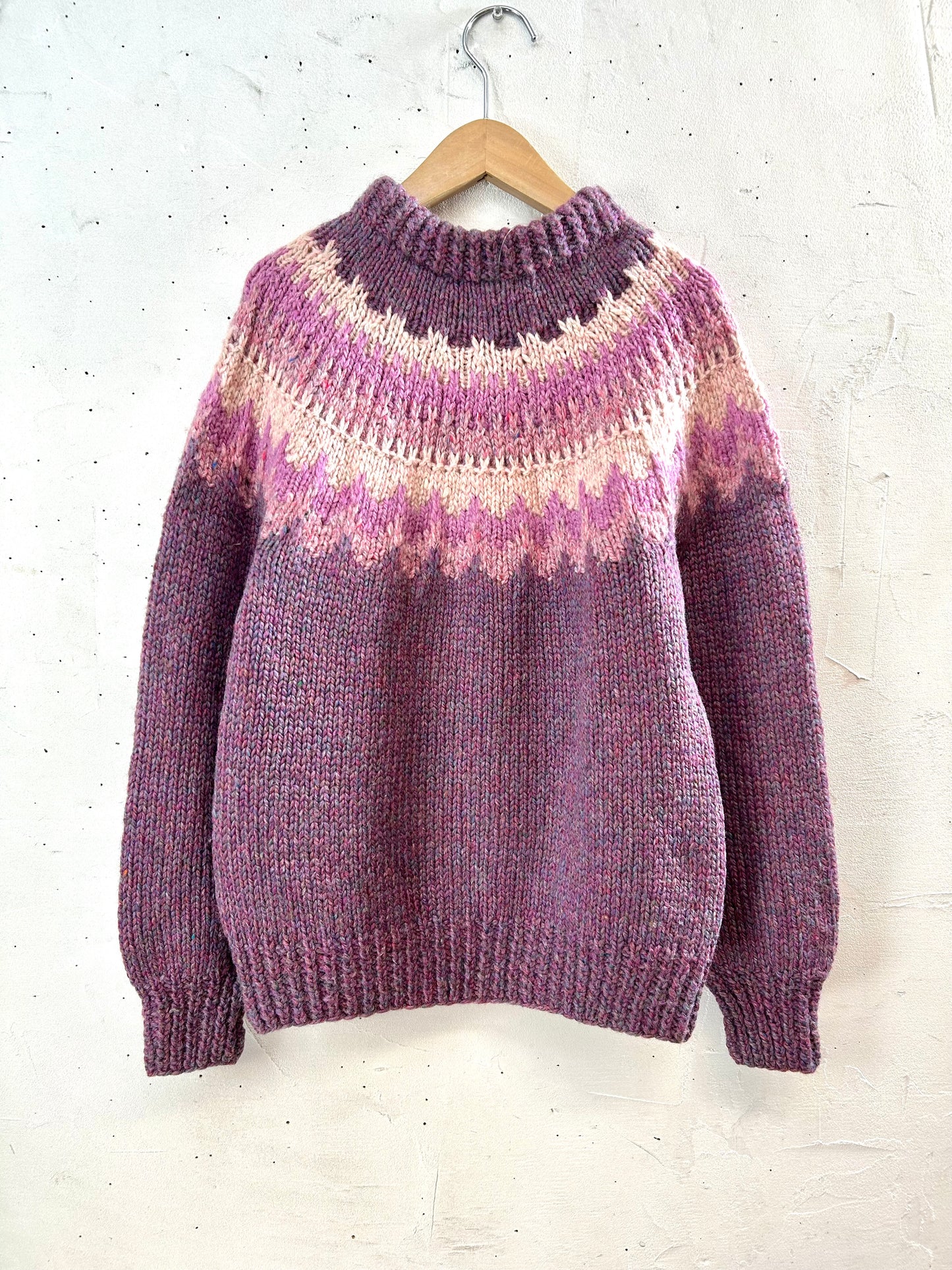 Vintage Hand Knit Sweater  [L29142]