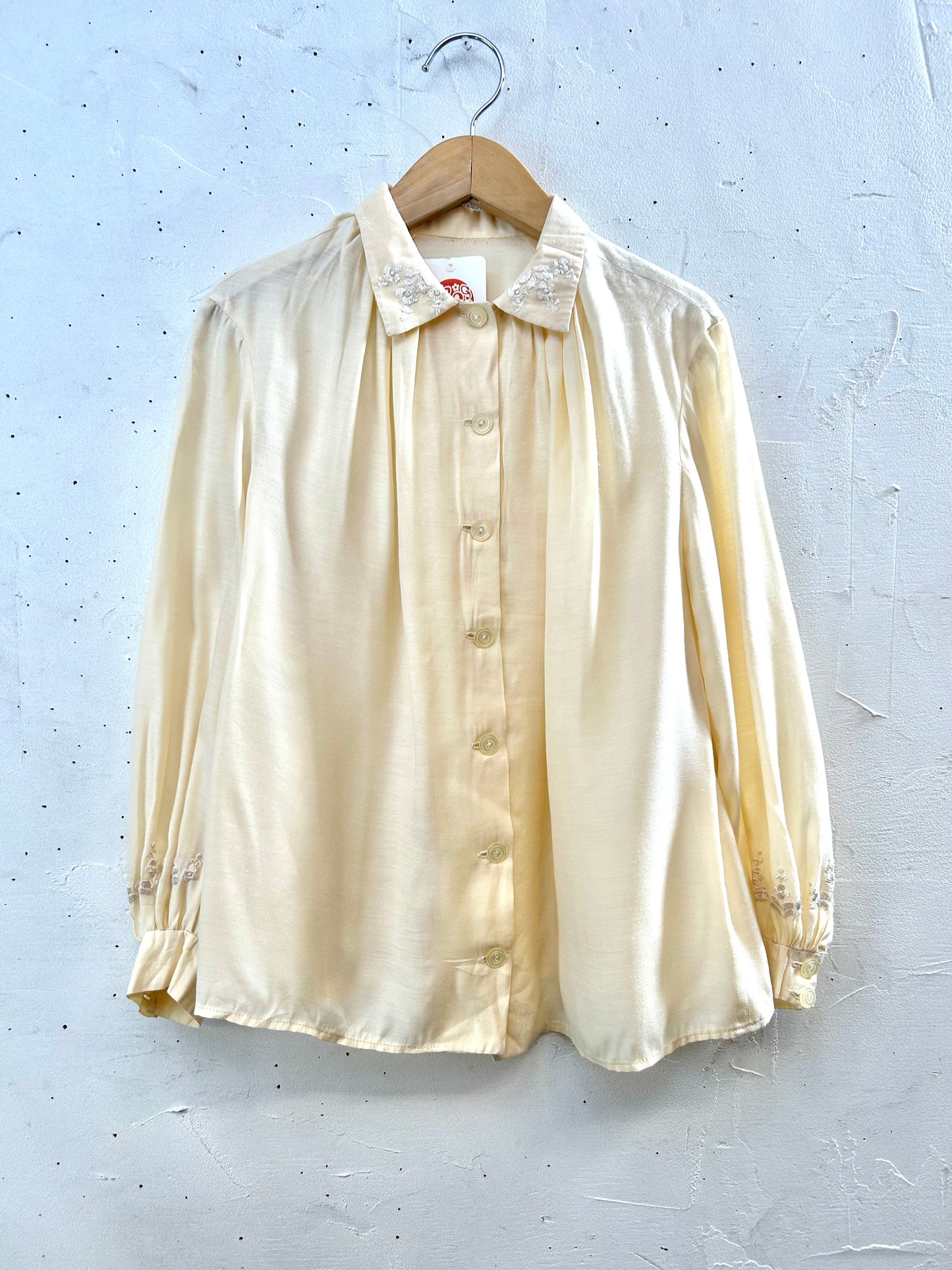 Vintage Off White Blouse  [K28908]